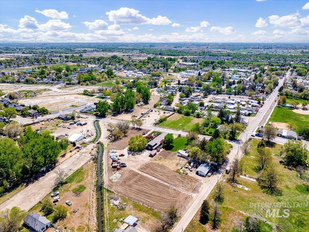 101 & 103 Minot Street, Middleton, Idaho 83644, 5 Bedrooms, 3 Bathrooms, Residential For Sale, Price $931,000,MLS 98951464