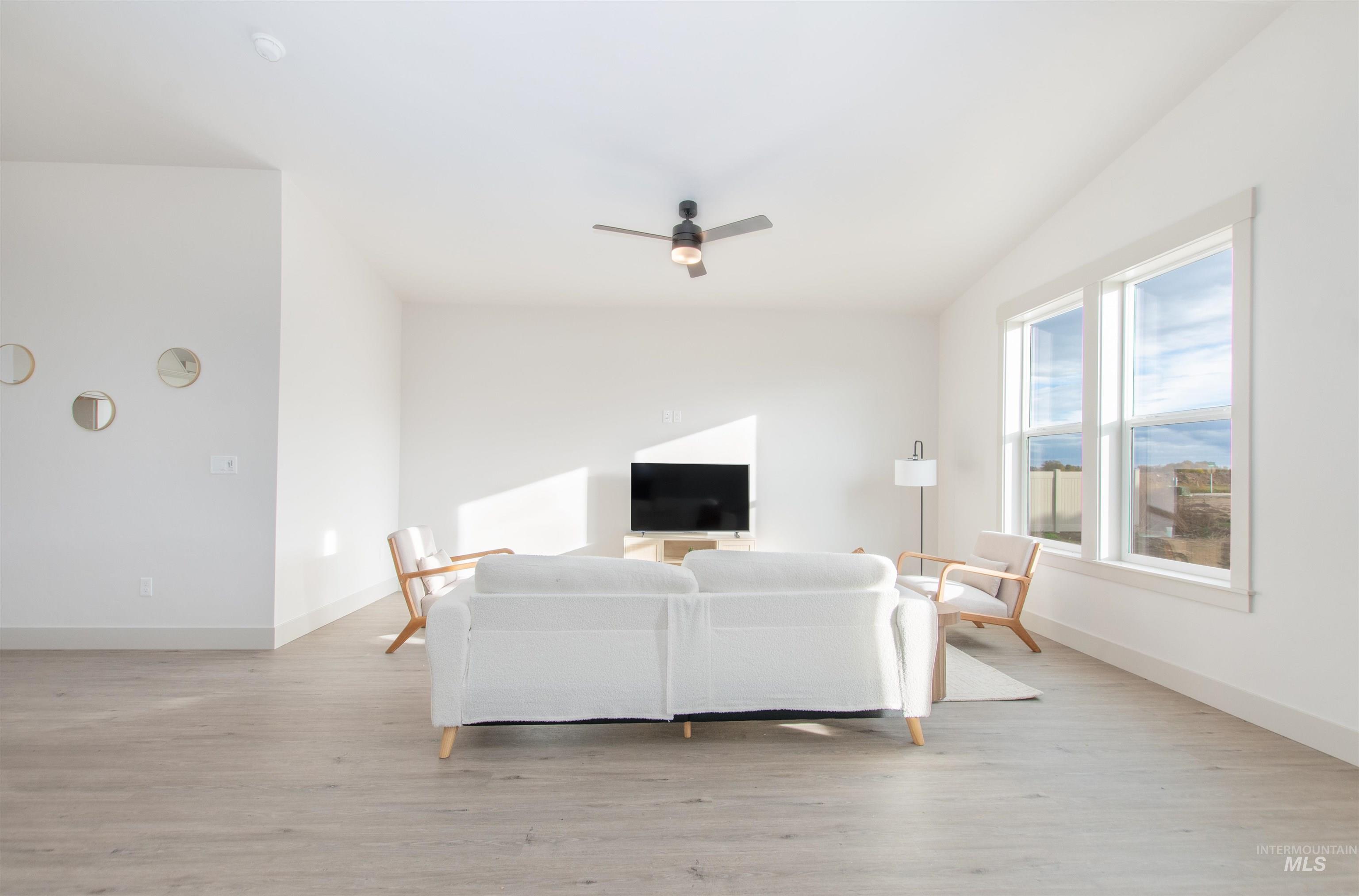 438 October Sky, New Plymouth, Idaho 83655, 5 Bedrooms, 2.5 Bathrooms, Residential For Sale, Price $469,000, 98951483