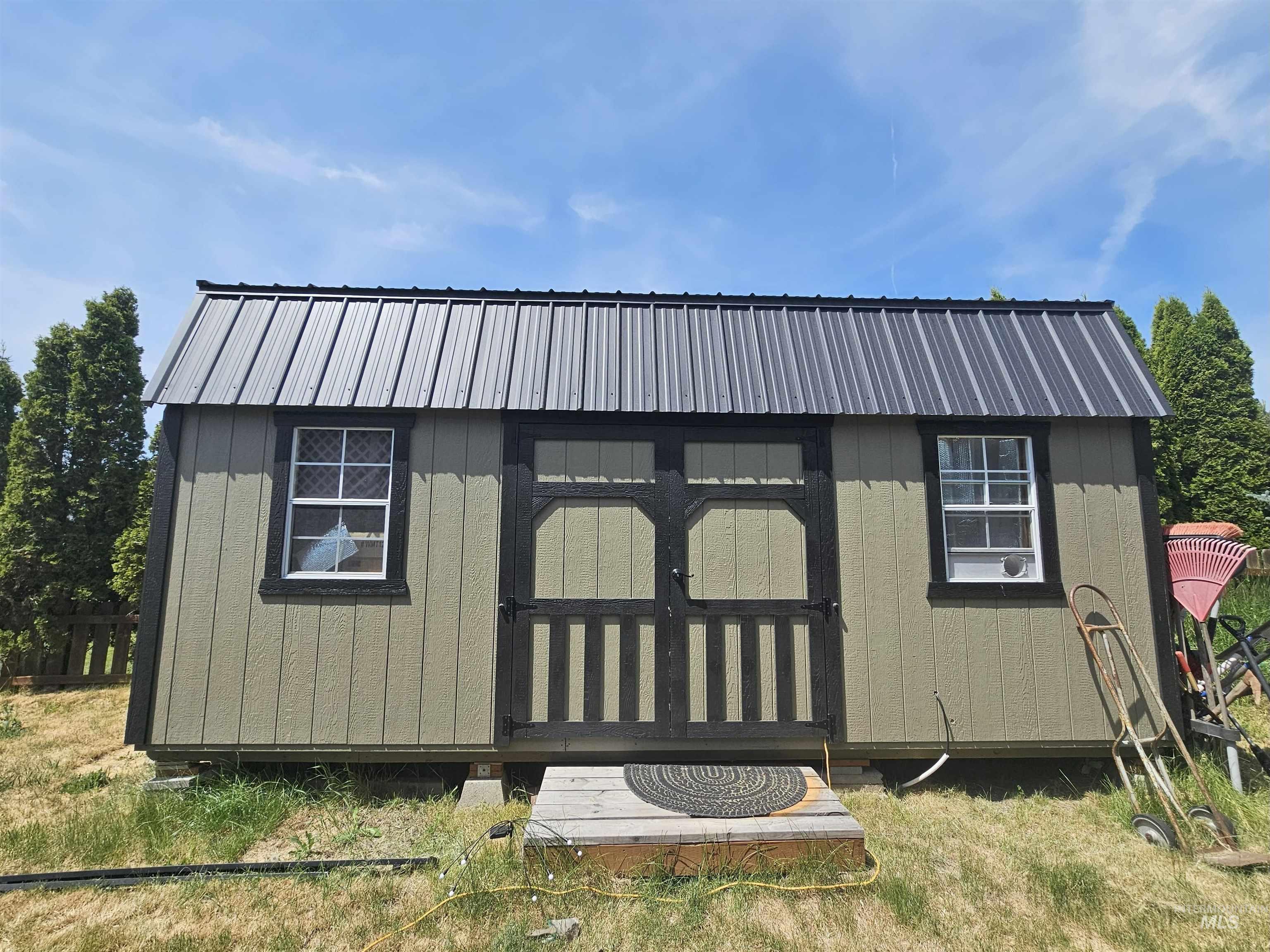 609 N Almon, Moscow, Idaho 83843, 2 Bedrooms, 2 Bathrooms, Residential For Sale, Price $109,000,MLS 98951491