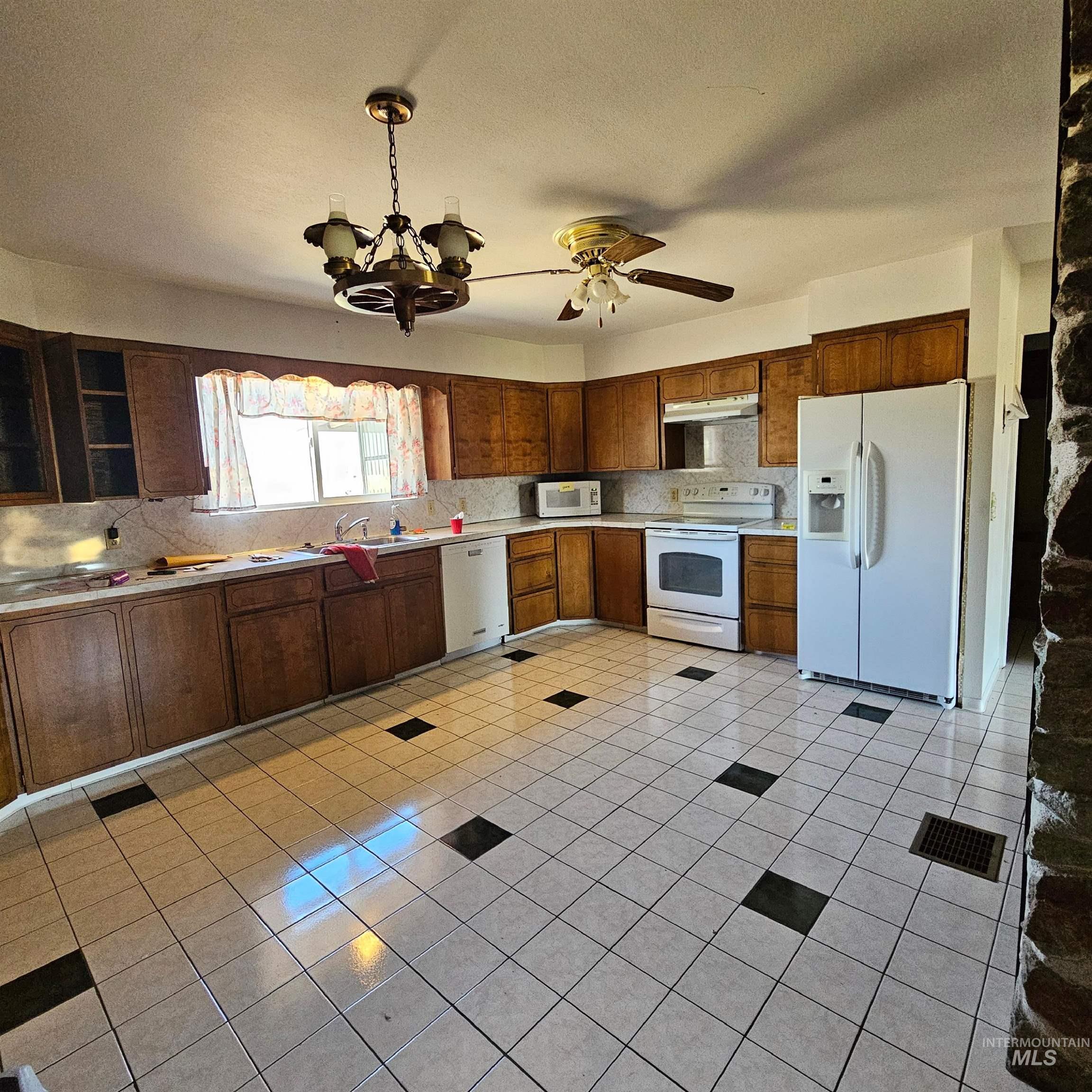 1034 Greencreek Road, Greencreek, Idaho 83533, 4 Bedrooms, 2 Bathrooms, Residential For Sale, Price $399,000, 98951663