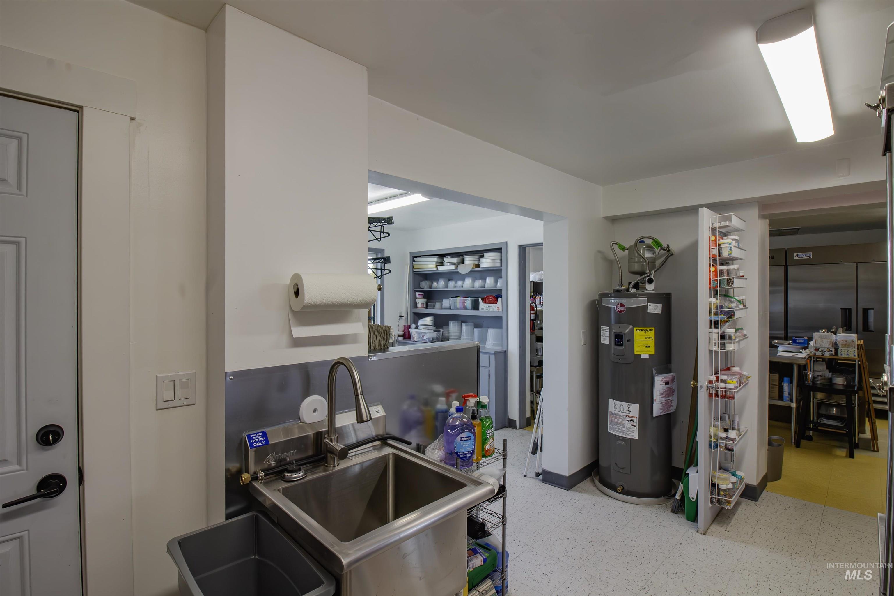 220 S Iowa Avenue, Fruitland, Idaho 83619, Business/Commercial For Sale, Price $219,900, 98951678