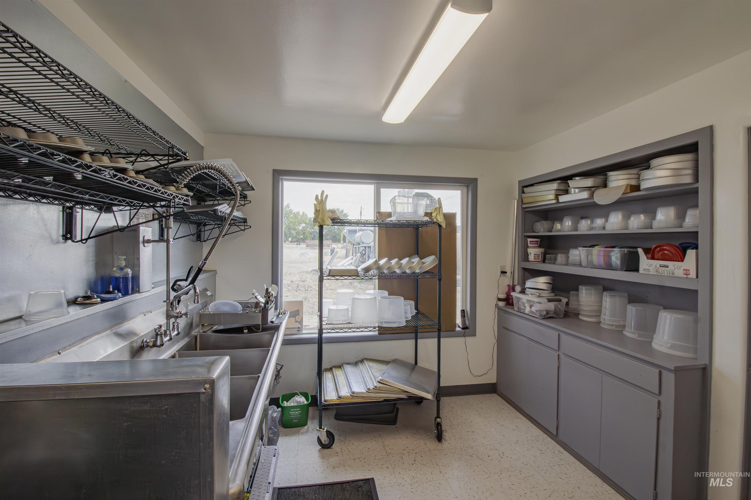 220 S Iowa Avenue, Fruitland, Idaho 83619, Business/Commercial For Sale, Price $219,900, 98951678