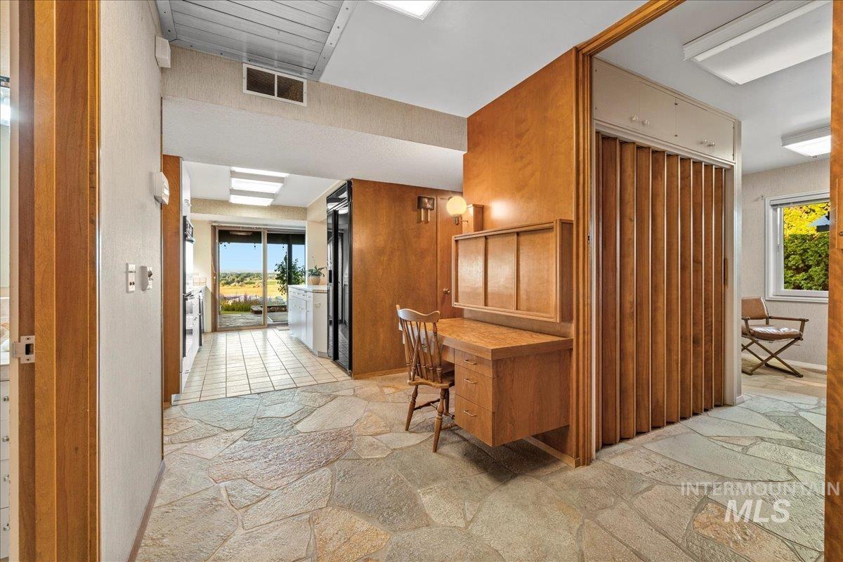 2401 Terrace Drive, Caldwell, Idaho 83605, 2 Bedrooms, 3 Bathrooms, Residential For Sale, Price $629,000,MLS 98951766