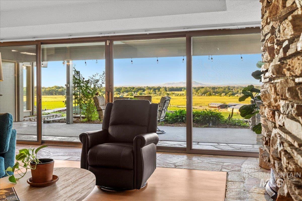 2401 Terrace Drive, Caldwell, Idaho 83605, 2 Bedrooms, 3 Bathrooms, Residential For Sale, Price $629,000,MLS 98951766