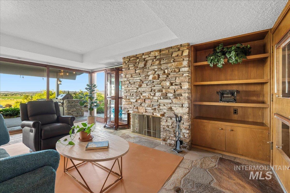 2401 Terrace Drive, Caldwell, Idaho 83605, 2 Bedrooms, 3 Bathrooms, Residential For Sale, Price $629,000,MLS 98951766