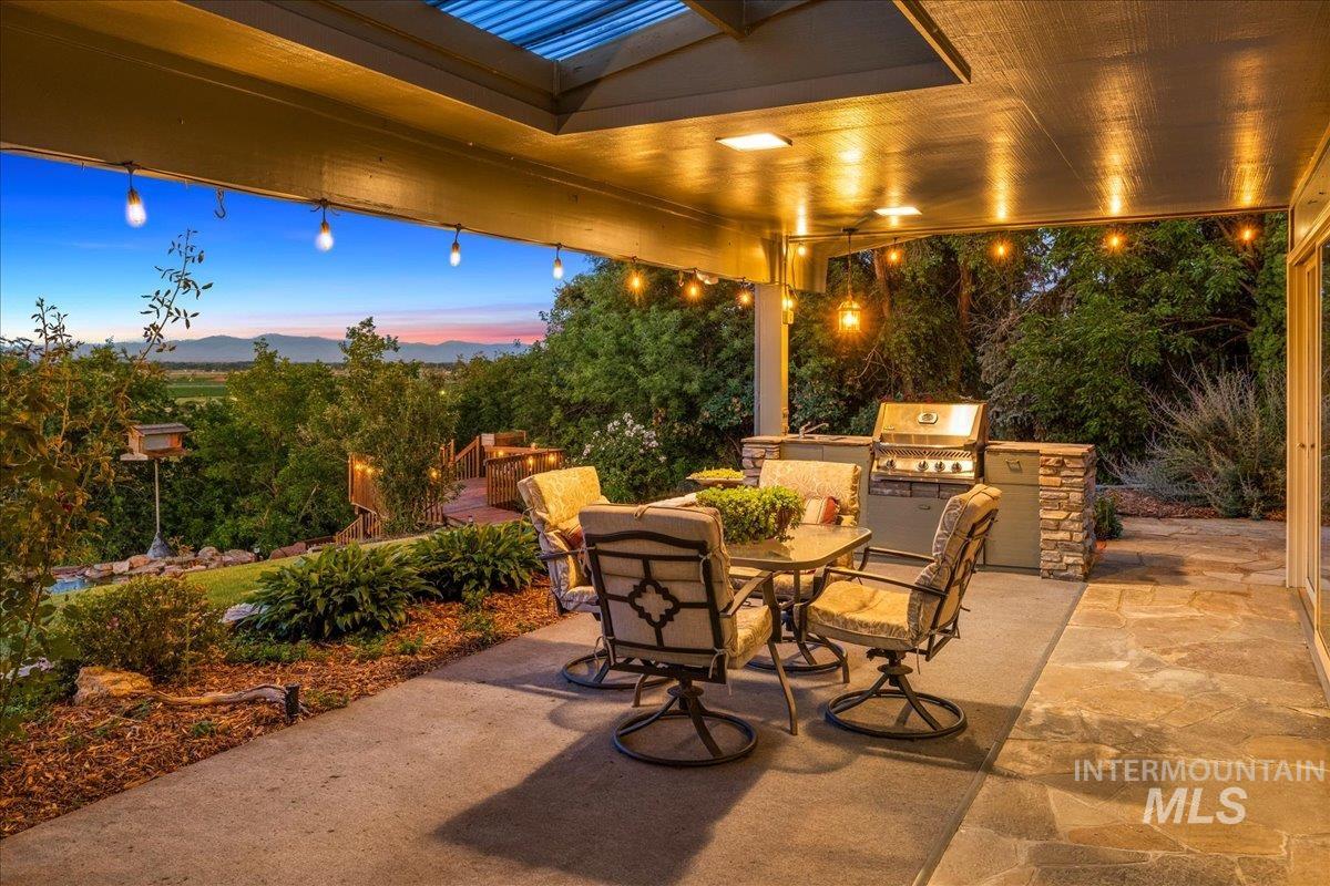 2401 Terrace Drive, Caldwell, Idaho 83605, 2 Bedrooms, 3 Bathrooms, Residential For Sale, Price $629,000,MLS 98951766