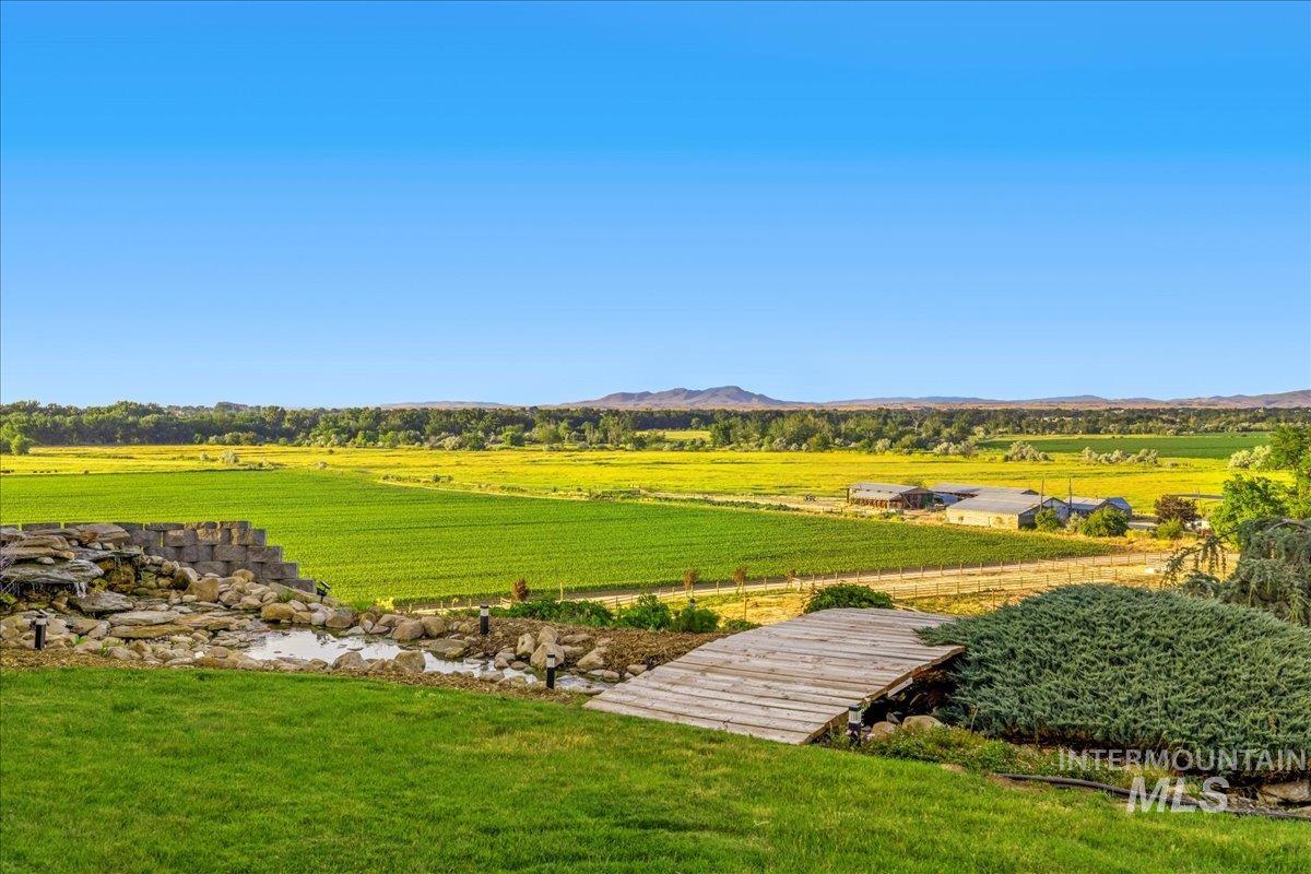 2401 Terrace Drive, Caldwell, Idaho 83605, 2 Bedrooms, 3 Bathrooms, Residential For Sale, Price $629,000,MLS 98951766