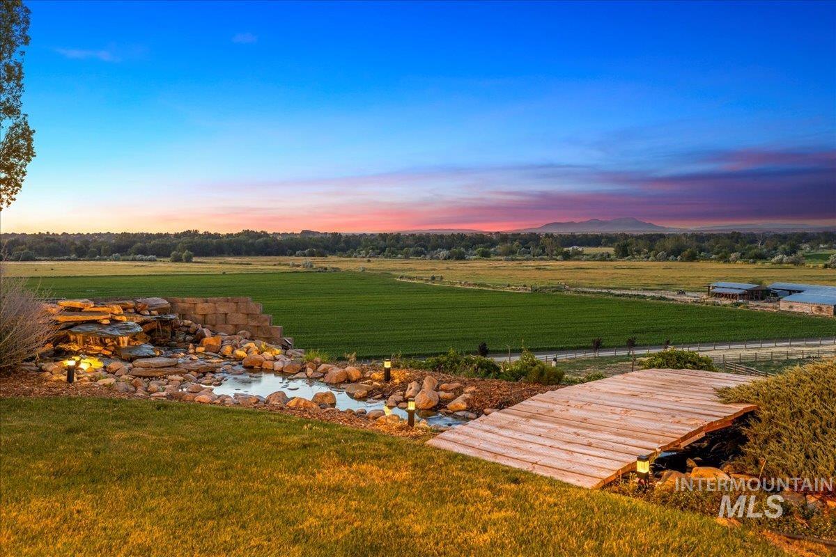 2401 Terrace Drive, Caldwell, Idaho 83605, 2 Bedrooms, 3 Bathrooms, Residential For Sale, Price $629,000,MLS 98951766