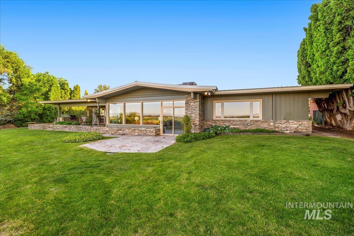 2401 Terrace Drive, Caldwell, Idaho 83605, 2 Bedrooms, 3 Bathrooms, Residential For Sale, Price $629,000,MLS 98951766