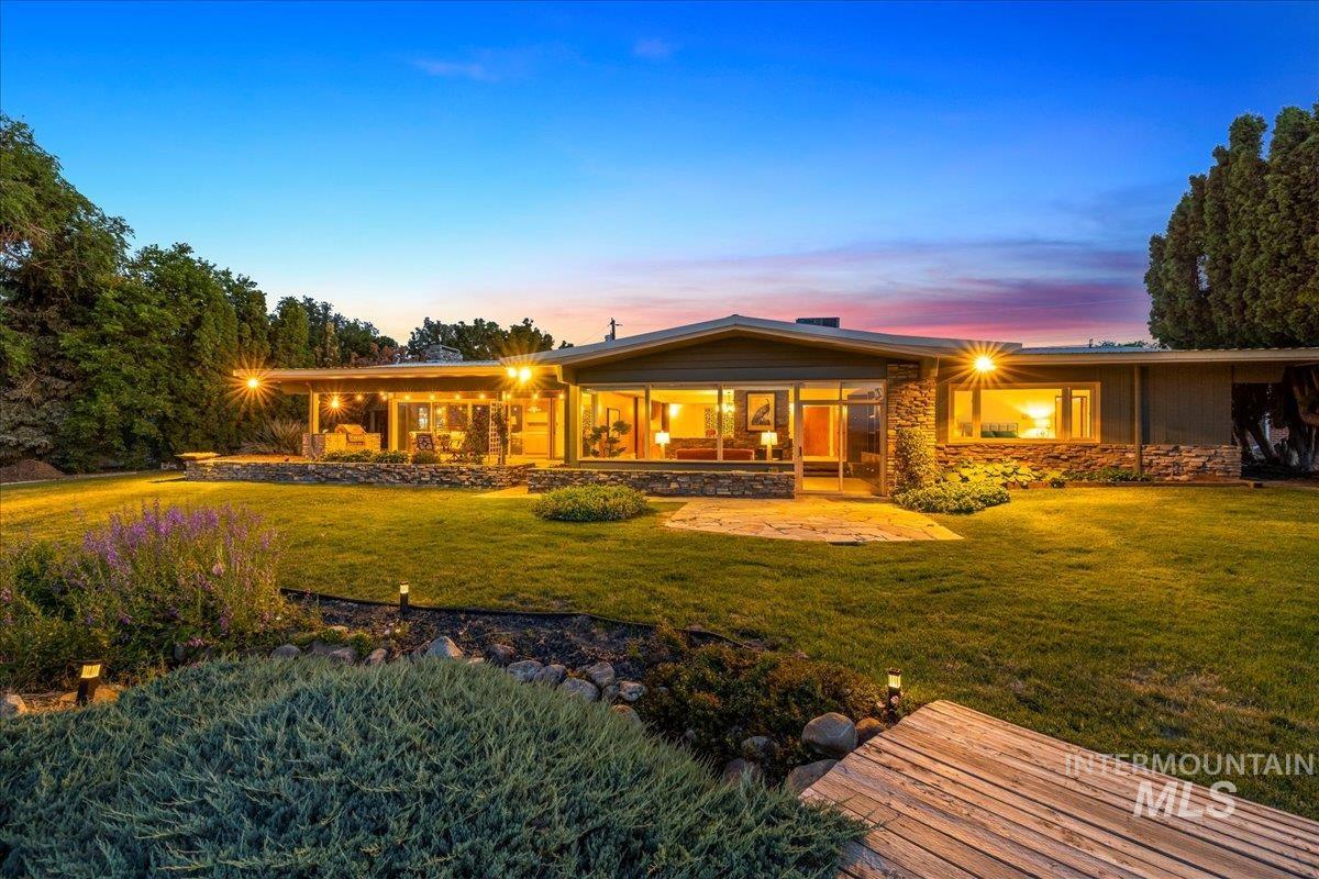 2401 Terrace Drive, Caldwell, Idaho 83605, 2 Bedrooms, 3 Bathrooms, Residential For Sale, Price $629,000,MLS 98951766