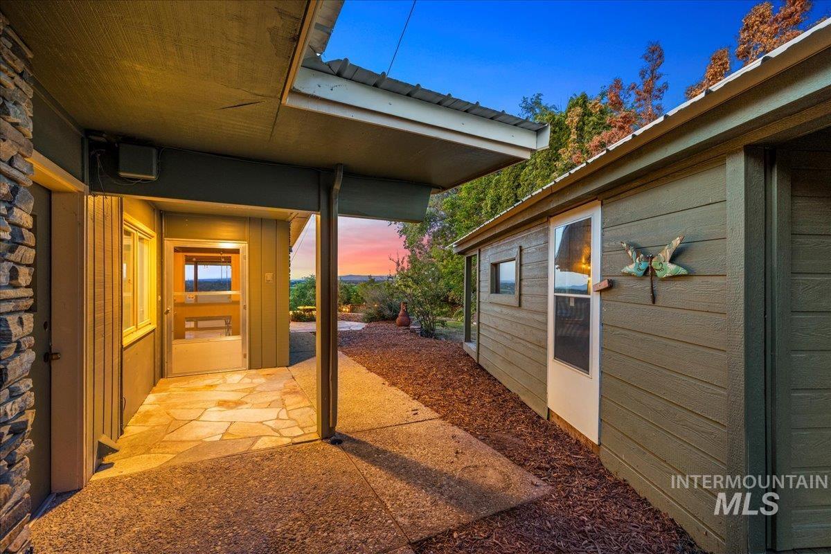 2401 Terrace Drive, Caldwell, Idaho 83605, 2 Bedrooms, 3 Bathrooms, Residential For Sale, Price $629,000,MLS 98951766