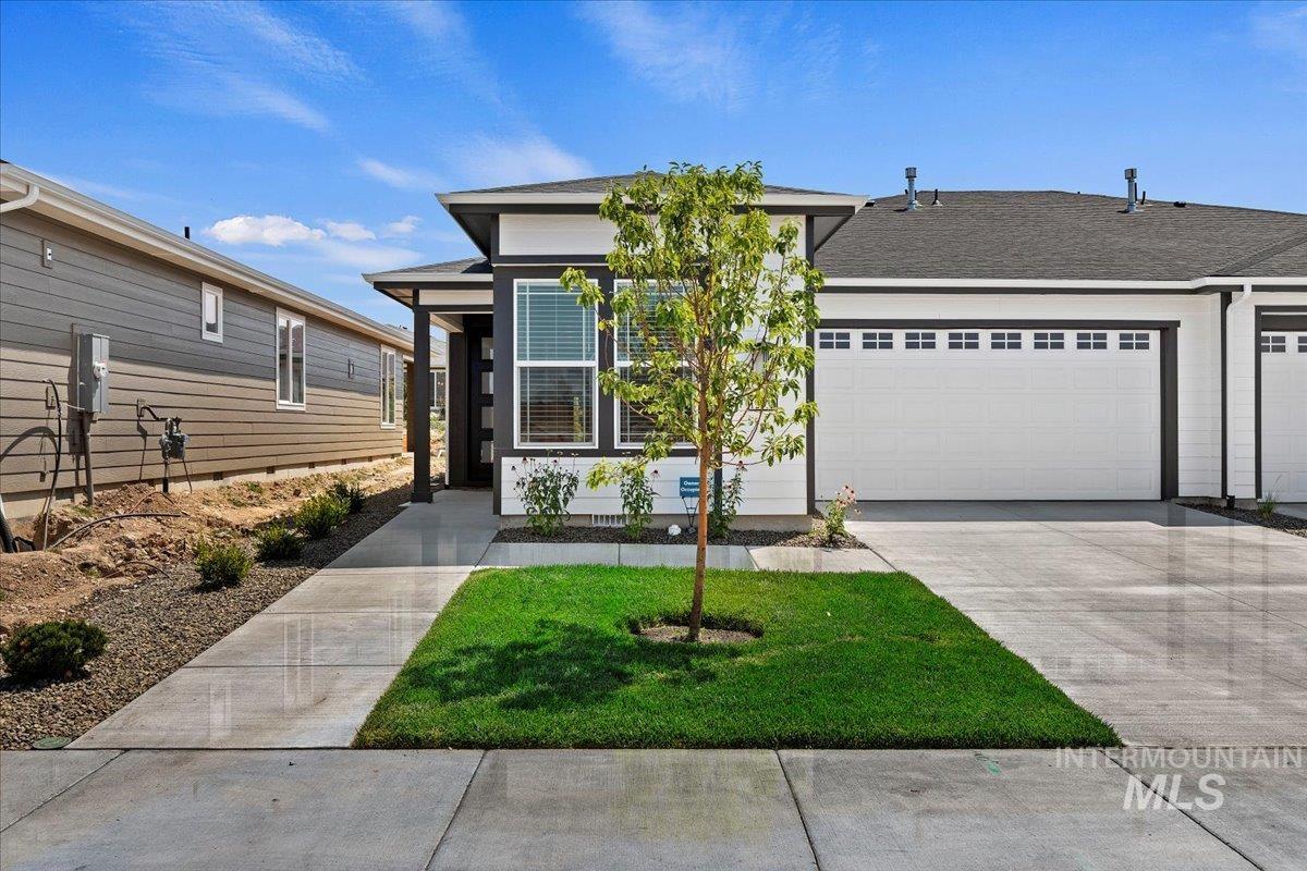 12136 S Glory Ln, Kuna, Idaho 83634-2769, 2 Bedrooms, 2 Bathrooms, Residential For Sale, Price $499,900,MLS 98951844