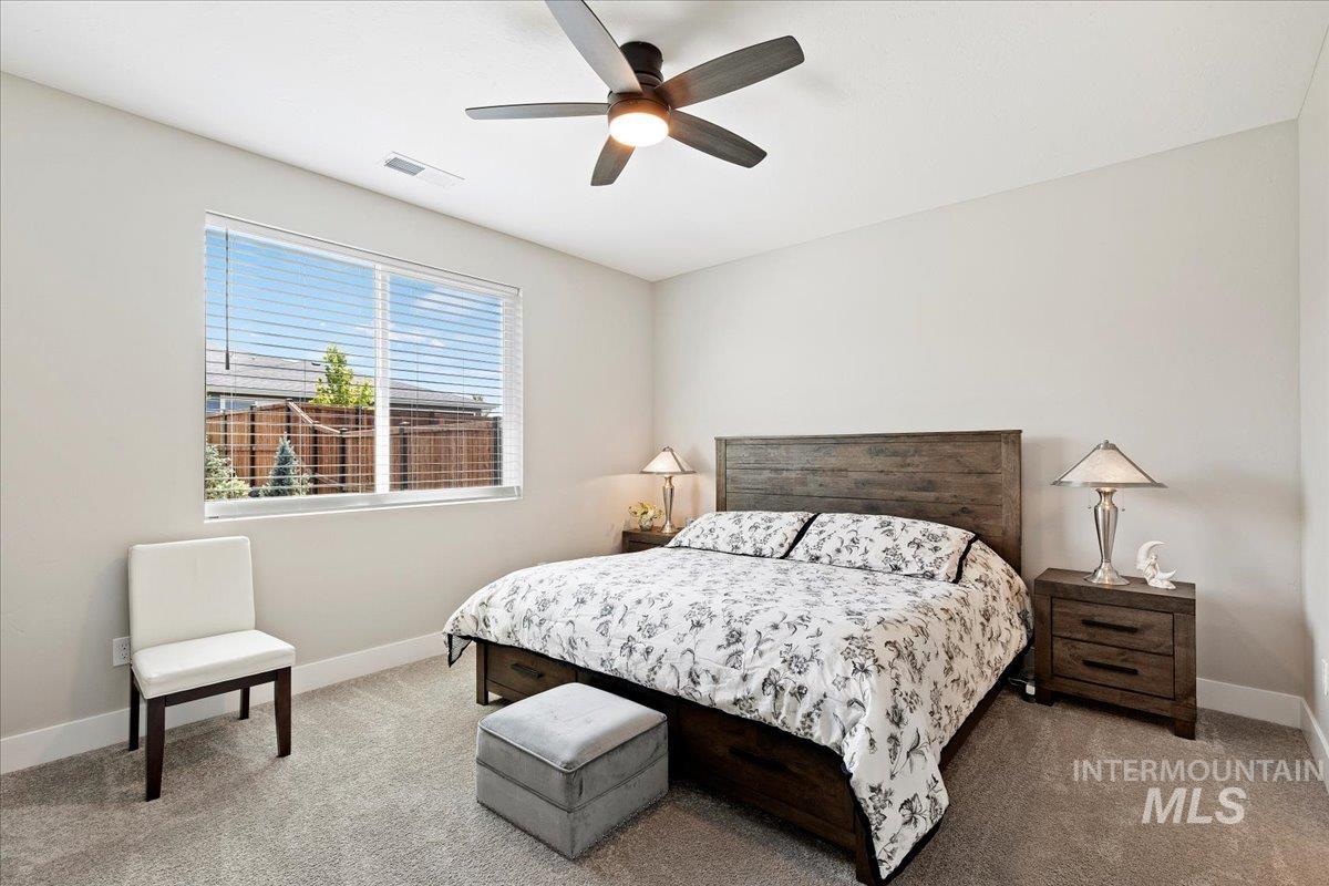 12136 S Glory Ln, Kuna, Idaho 83634-2769, 2 Bedrooms, 2 Bathrooms, Residential For Sale, Price $499,900,MLS 98951844