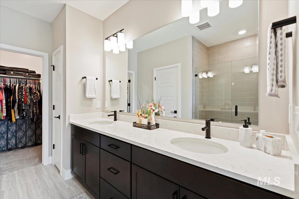 12136 S Glory Ln, Kuna, Idaho 83634-2769, 2 Bedrooms, 2 Bathrooms, Residential For Sale, Price $499,900, 98951844