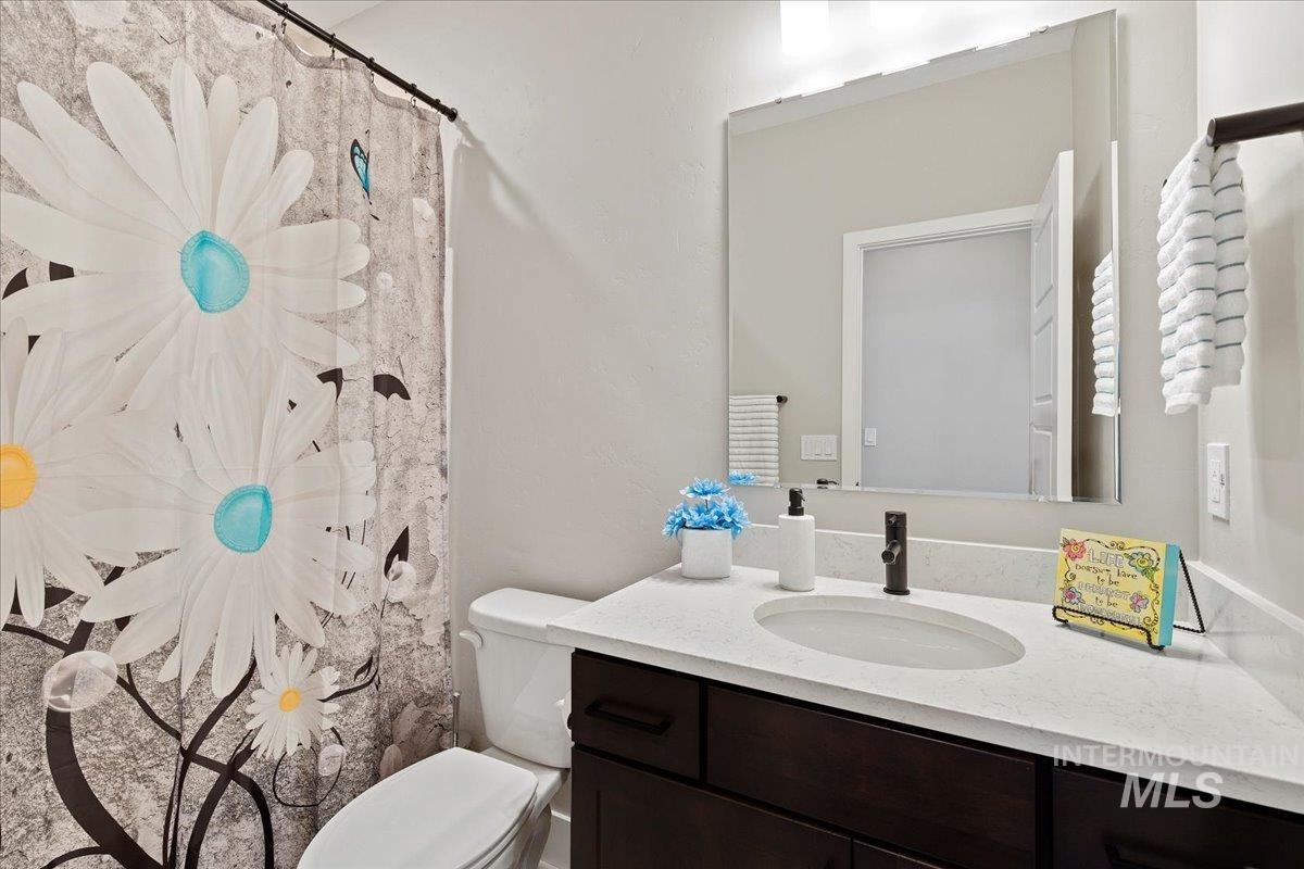 12136 S Glory Ln, Kuna, Idaho 83634-2769, 2 Bedrooms, 2 Bathrooms, Residential For Sale, Price $499,900, 98951844