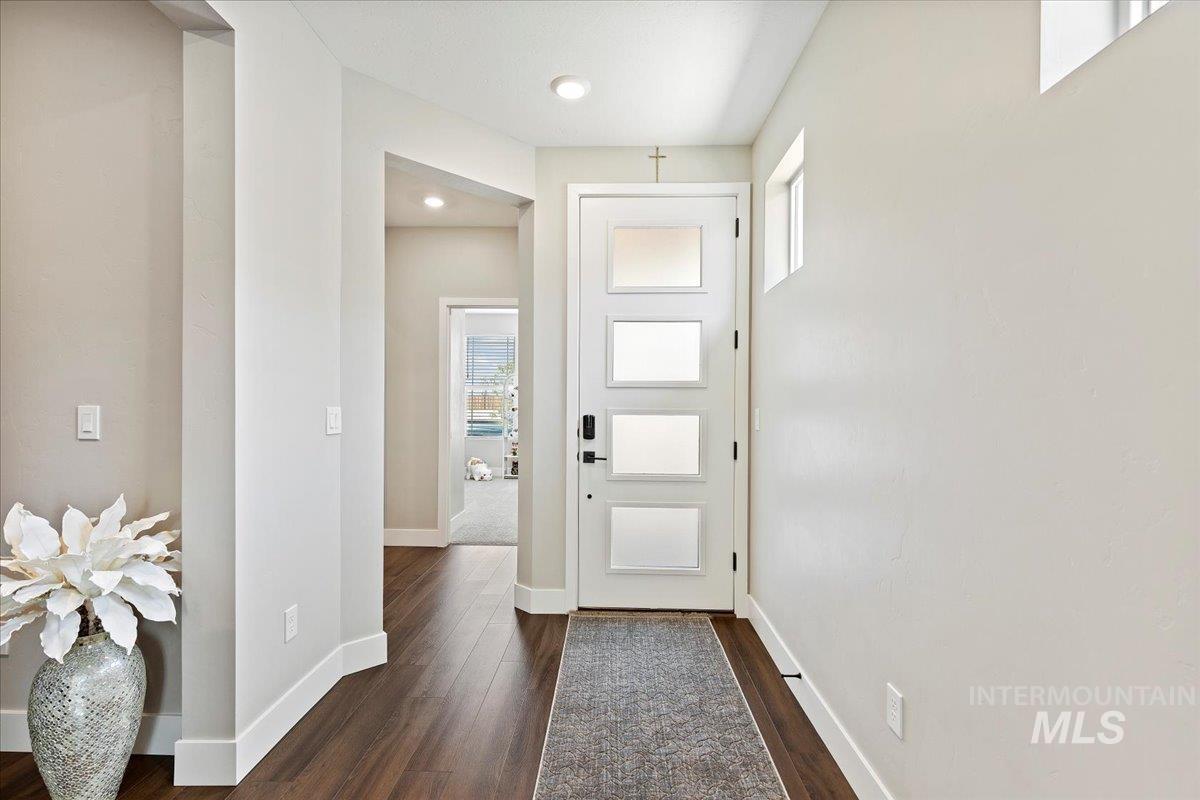 12136 S Glory Ln, Kuna, Idaho 83634-2769, 2 Bedrooms, 2 Bathrooms, Residential For Sale, Price $499,900, 98951844