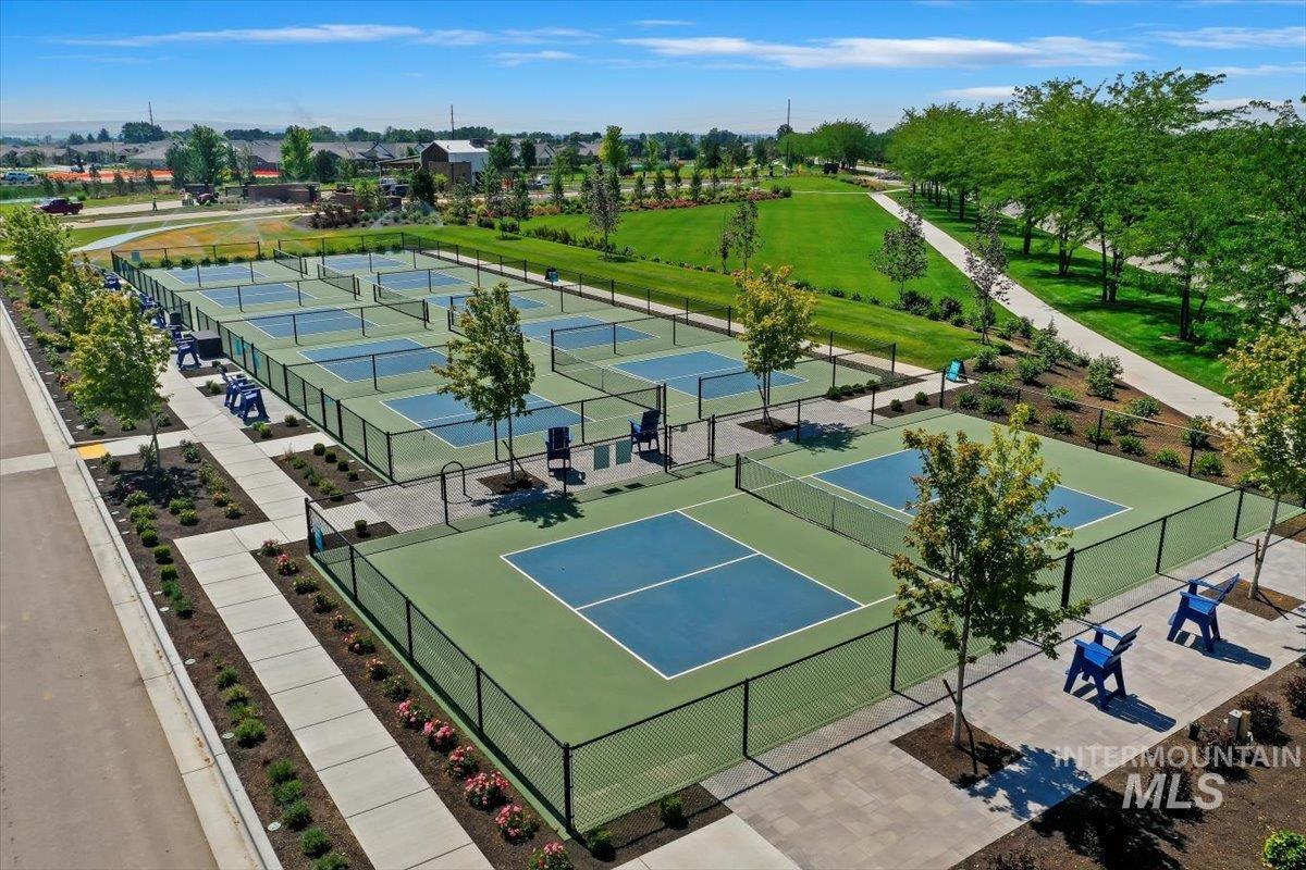 12136 S Glory Ln, Kuna, Idaho 83634-2769, 2 Bedrooms, 2 Bathrooms, Residential For Sale, Price $499,900,MLS 98951844