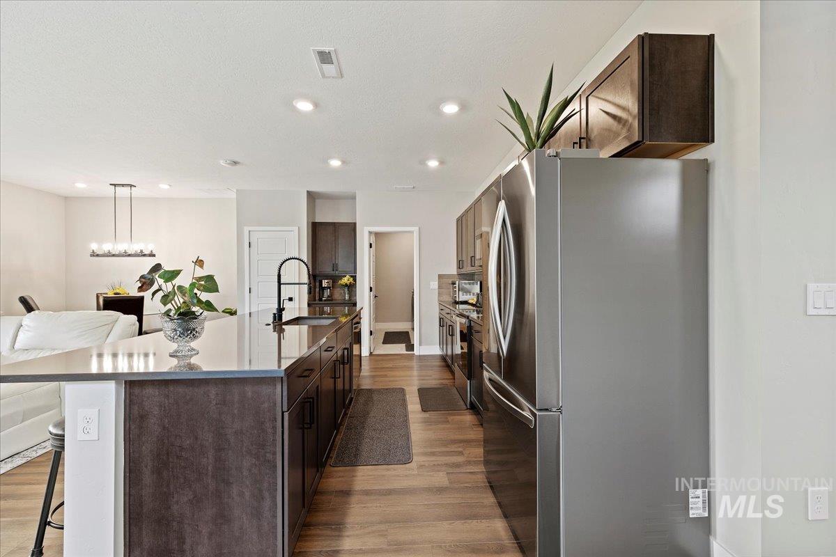 12136 S Glory Ln, Kuna, Idaho 83634-2769, 2 Bedrooms, 2 Bathrooms, Residential For Sale, Price $499,900, 98951844