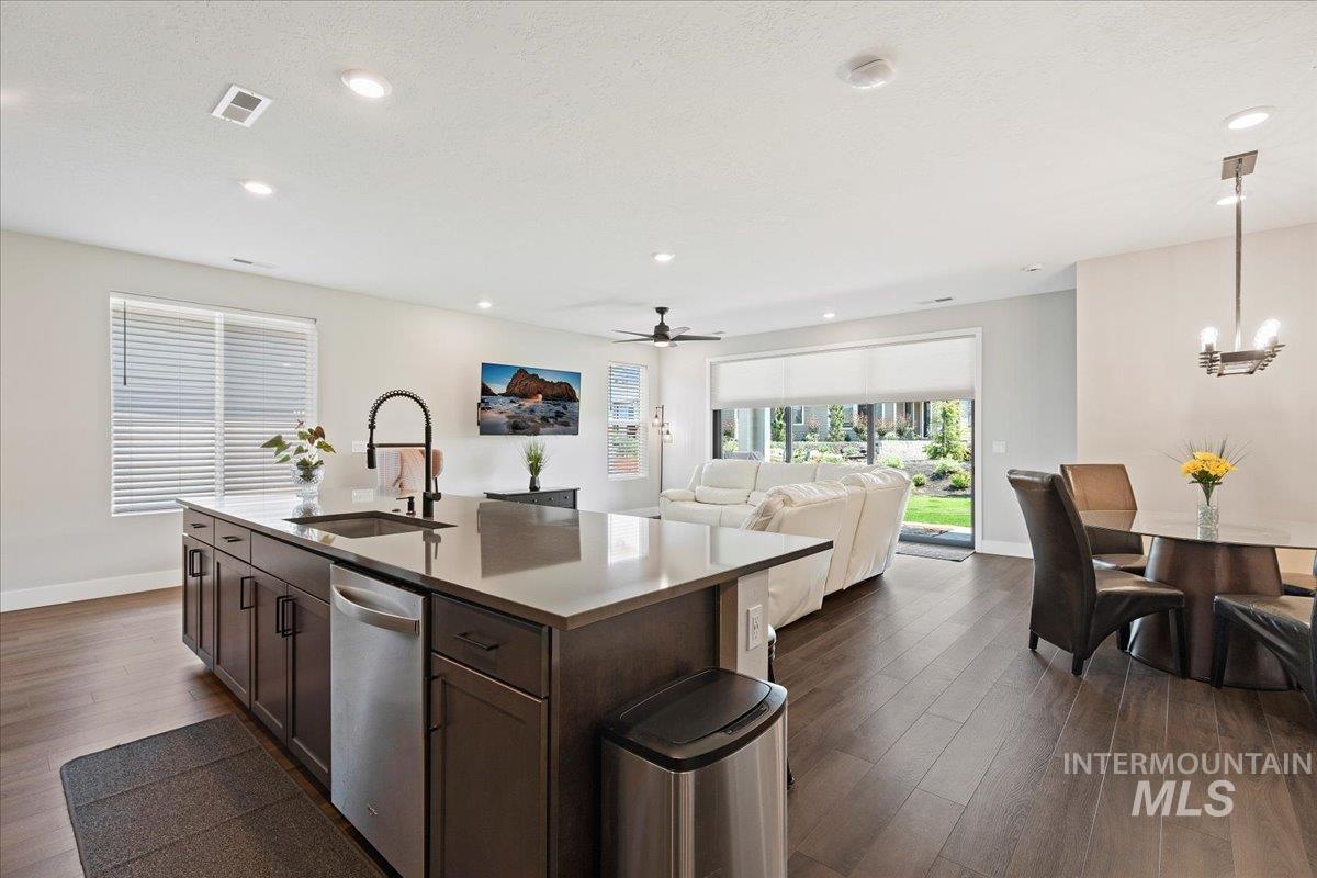 12136 S Glory Ln, Kuna, Idaho 83634-2769, 2 Bedrooms, 2 Bathrooms, Residential For Sale, Price $499,900, 98951844