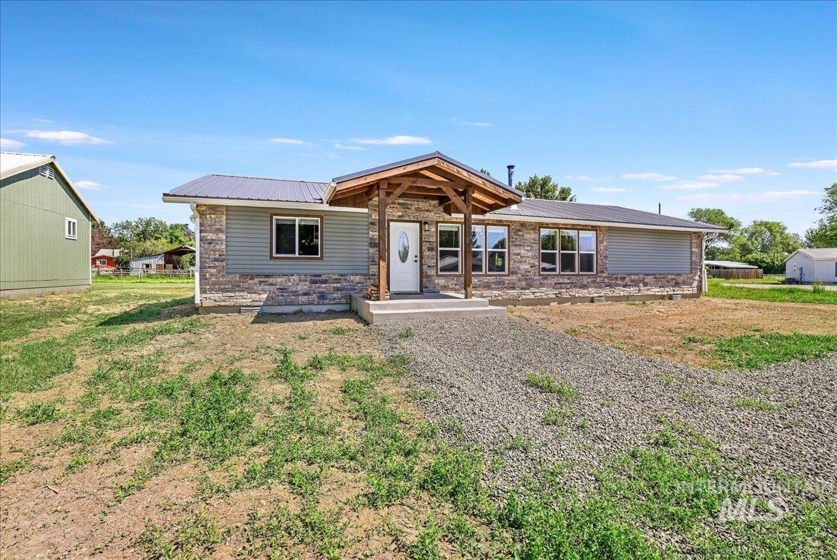 180 E Elmore, Richfield, Idaho 83349-0000, 3 Bedrooms, 2 Bathrooms, Residential For Sale, Price $329,900,MLS 98951893