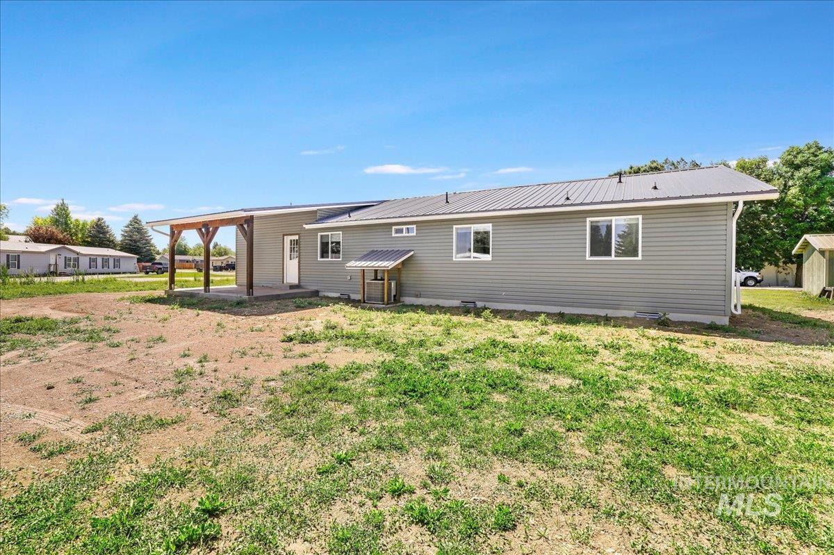 180 E Elmore, Richfield, Idaho 83349-0000, 3 Bedrooms, 2 Bathrooms, Residential For Sale, Price $329,900,MLS 98951893