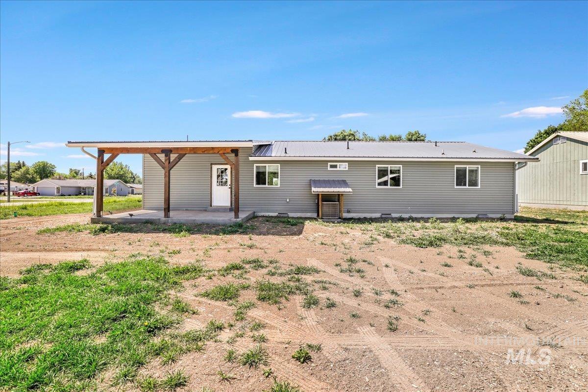 180 E Elmore, Richfield, Idaho 83349-0000, 3 Bedrooms, 2 Bathrooms, Residential For Sale, Price $329,900,MLS 98951893