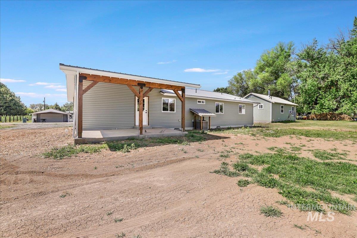 180 E Elmore, Richfield, Idaho 83349-0000, 3 Bedrooms, 2 Bathrooms, Residential For Sale, Price $329,900,MLS 98951893