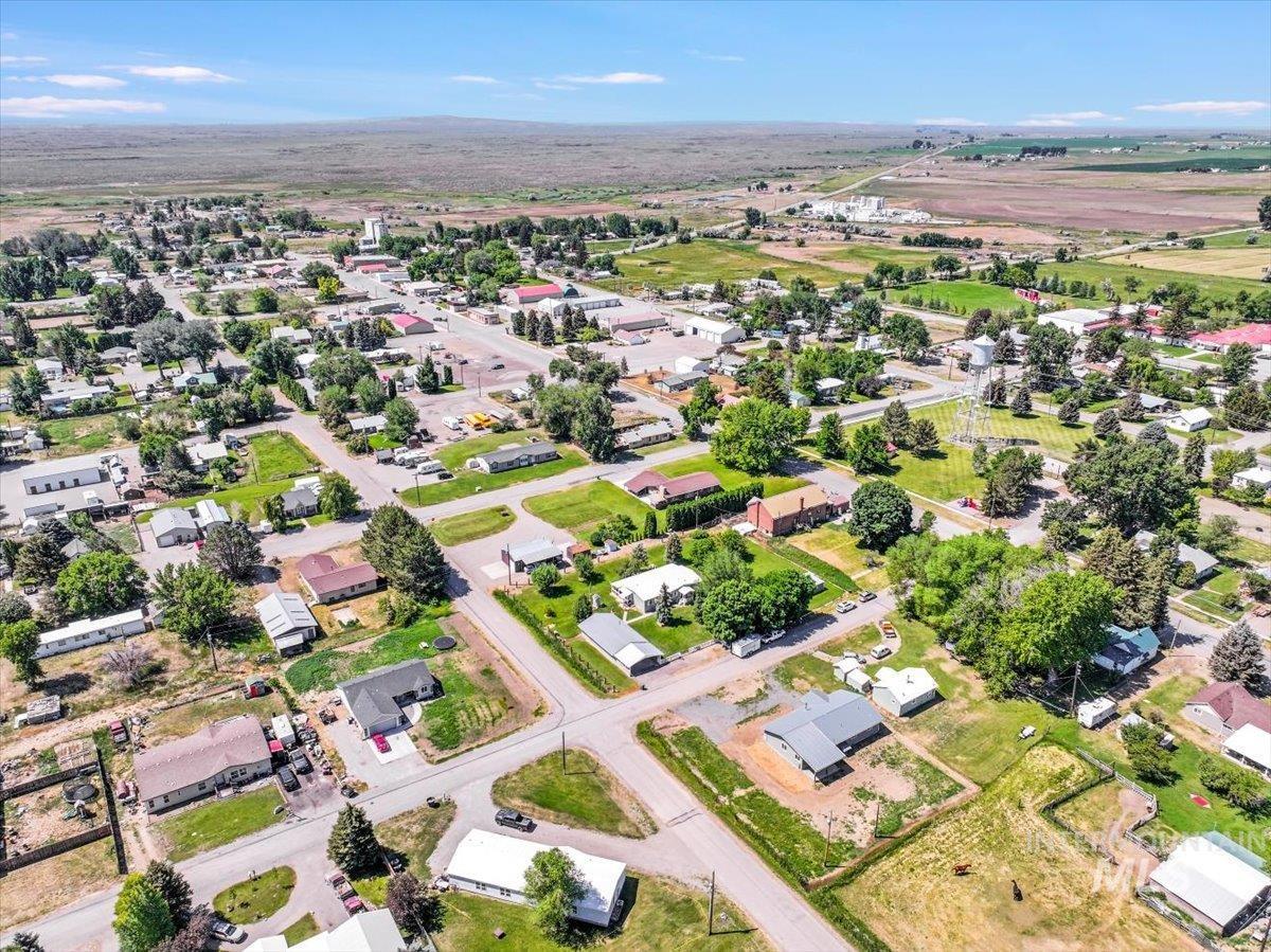 180 E Elmore, Richfield, Idaho 83349-0000, 3 Bedrooms, 2 Bathrooms, Residential For Sale, Price $329,900,MLS 98951893