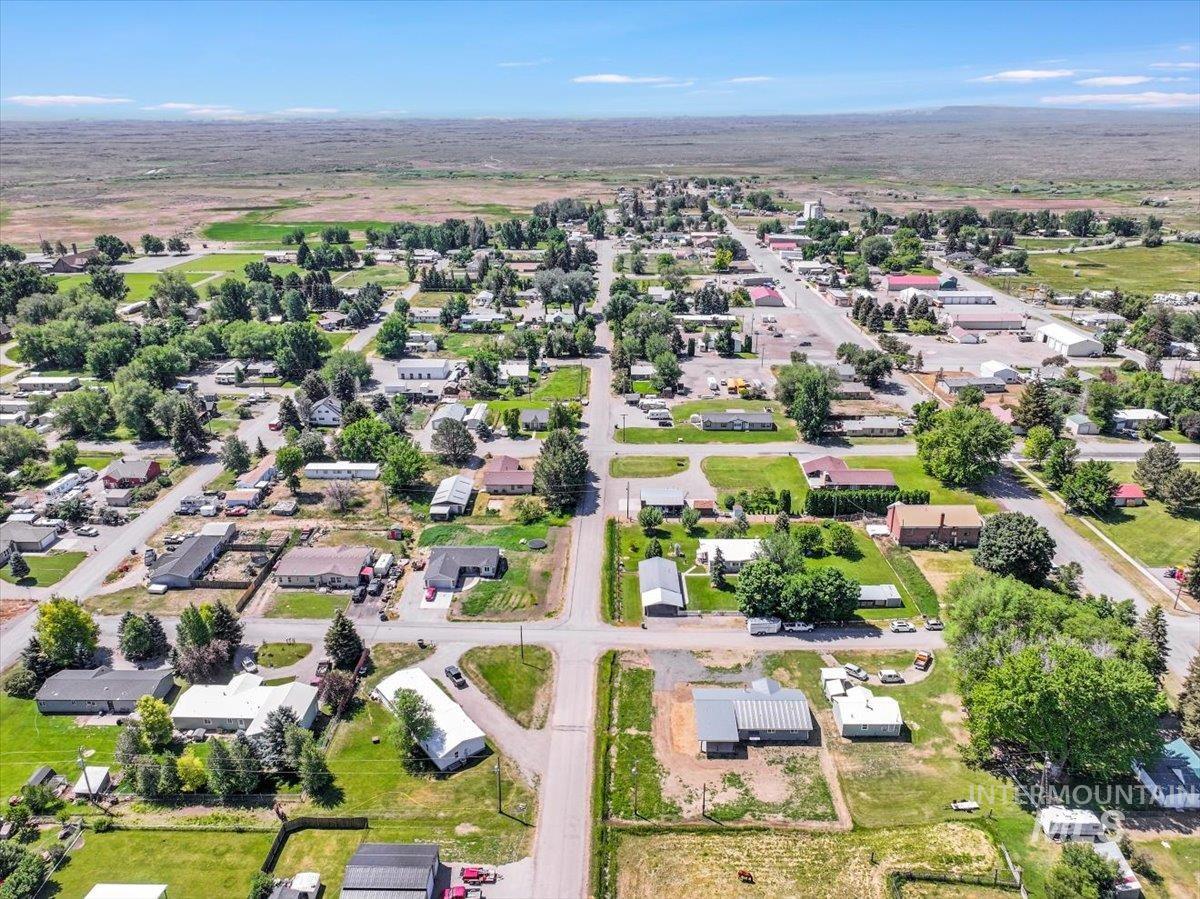 180 E Elmore, Richfield, Idaho 83349-0000, 3 Bedrooms, 2 Bathrooms, Residential For Sale, Price $329,900,MLS 98951893