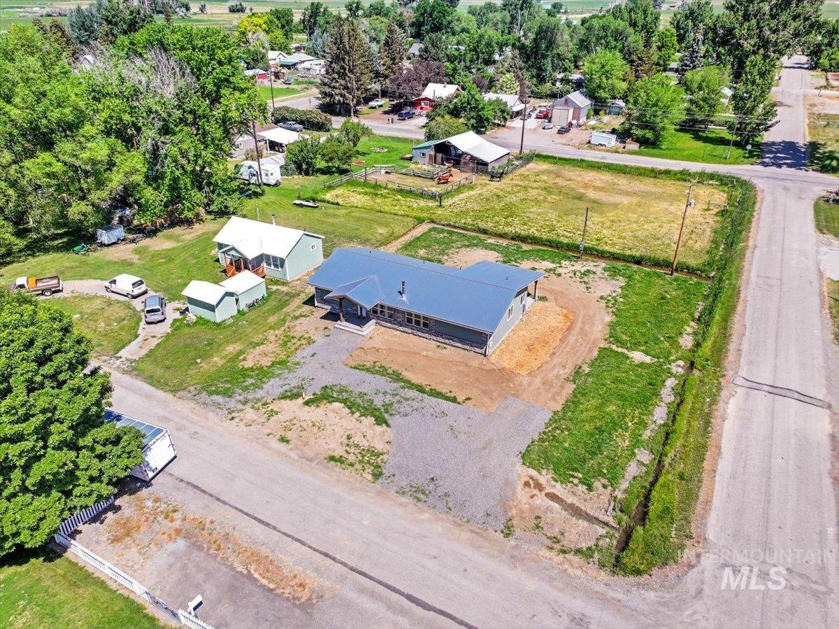 180 E Elmore, Richfield, Idaho 83349-0000, 3 Bedrooms, 2 Bathrooms, Residential For Sale, Price $329,900,MLS 98951893