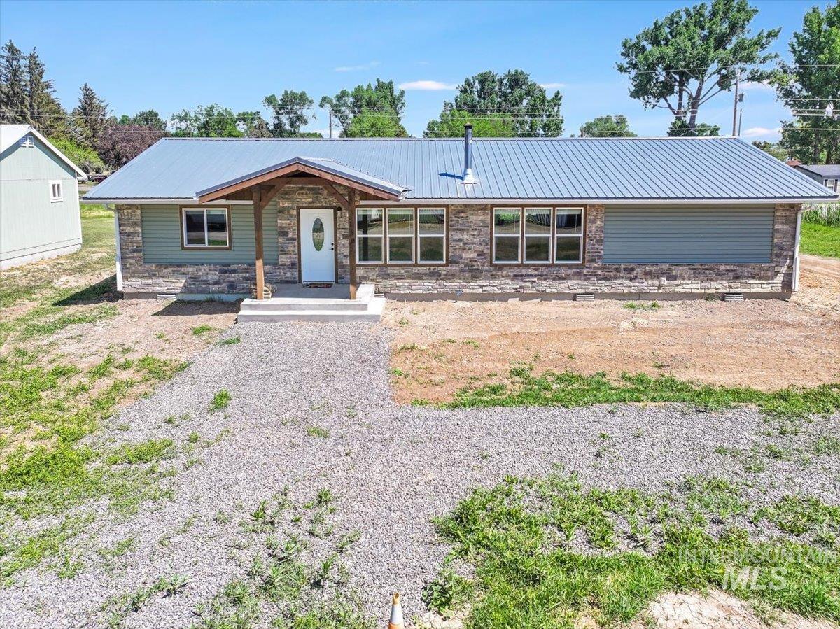 180 E Elmore, Richfield, Idaho 83349-0000, 3 Bedrooms, 2 Bathrooms, Residential For Sale, Price $329,900,MLS 98951893