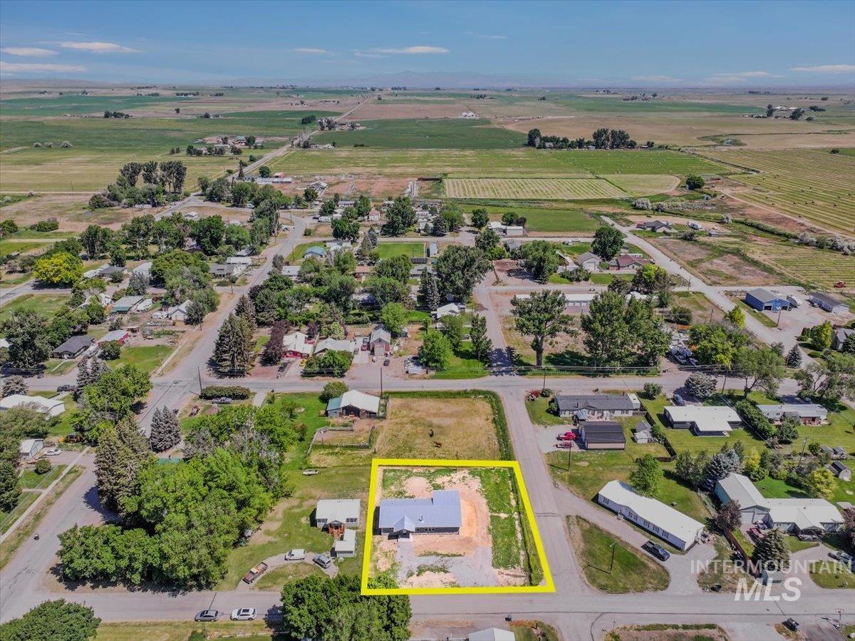 180 E Elmore, Richfield, Idaho 83349-0000, 3 Bedrooms, 2 Bathrooms, Residential For Sale, Price $329,900,MLS 98951893