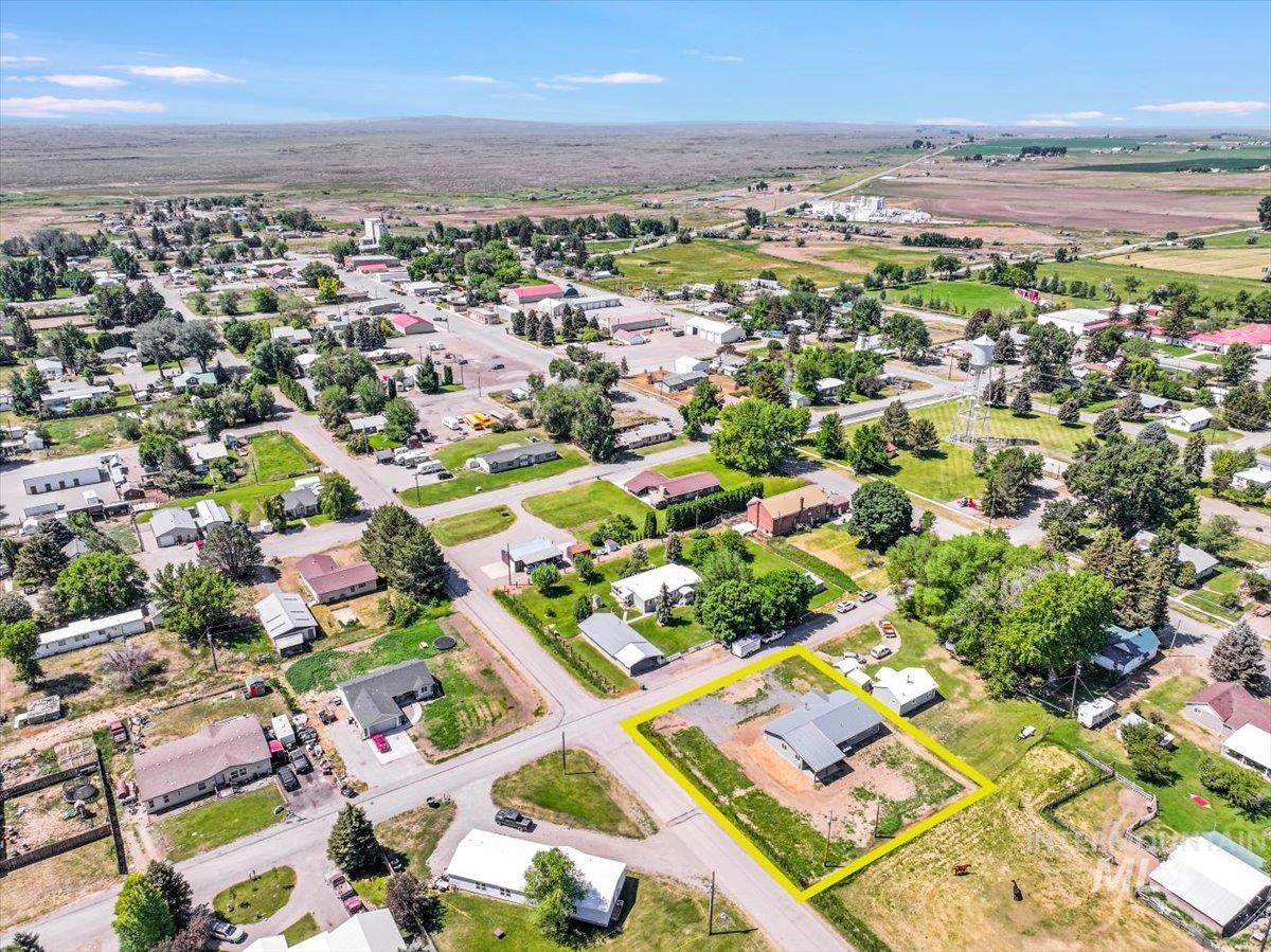 180 E Elmore, Richfield, Idaho 83349-0000, 3 Bedrooms, 2 Bathrooms, Residential For Sale, Price $329,900,MLS 98951893