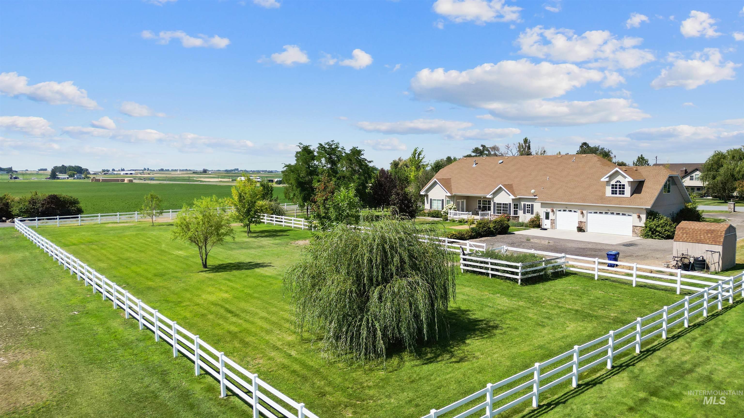 3703 E 3793 N, Kimberly, Idaho 83341-5168, 4 Bedrooms, 3.5 Bathrooms, Residential For Sale, Price $790,000,MLS 98951907