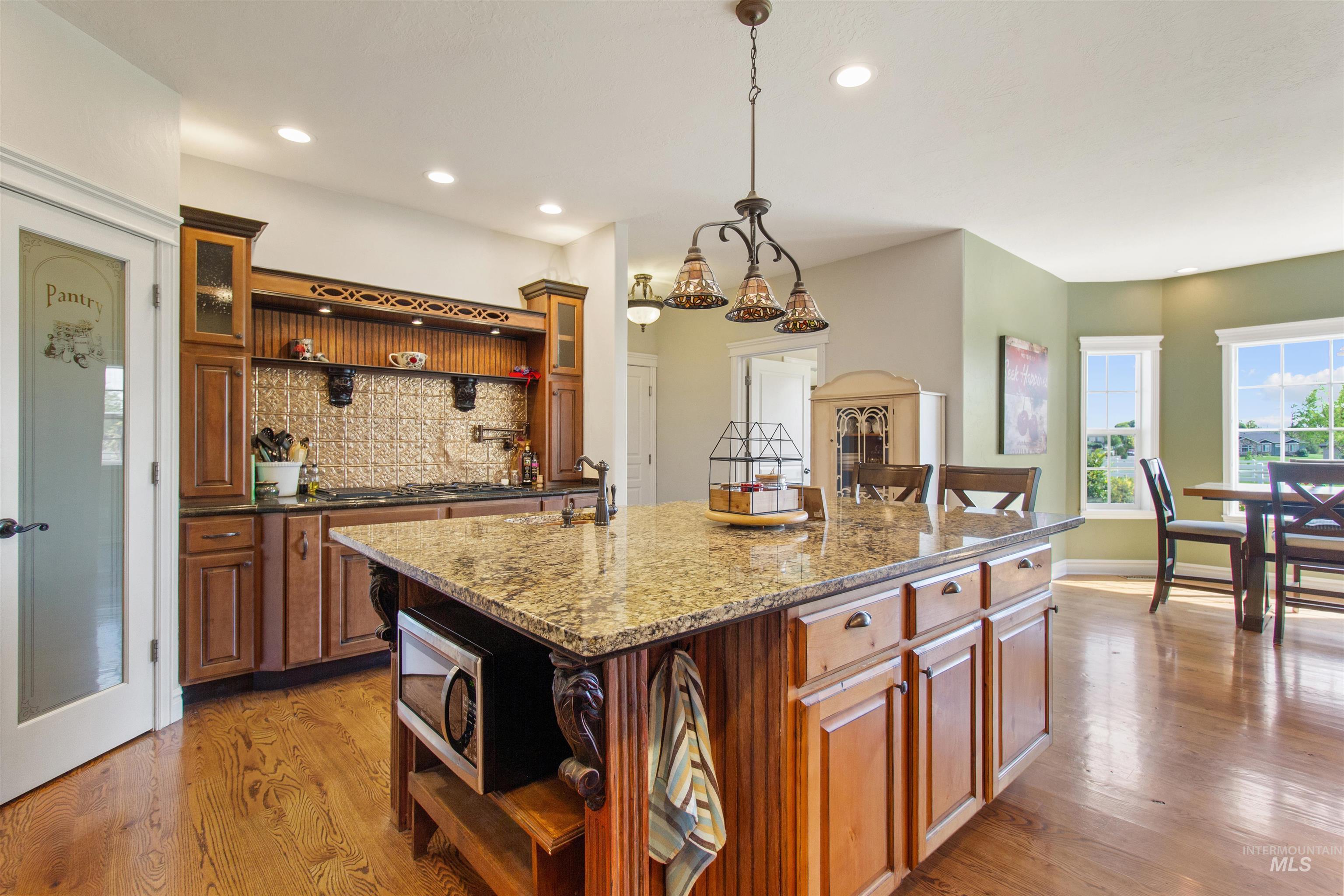 3703 E 3793 N, Kimberly, Idaho 83341-5168, 4 Bedrooms, 3.5 Bathrooms, Residential For Sale, Price $790,000,MLS 98951907