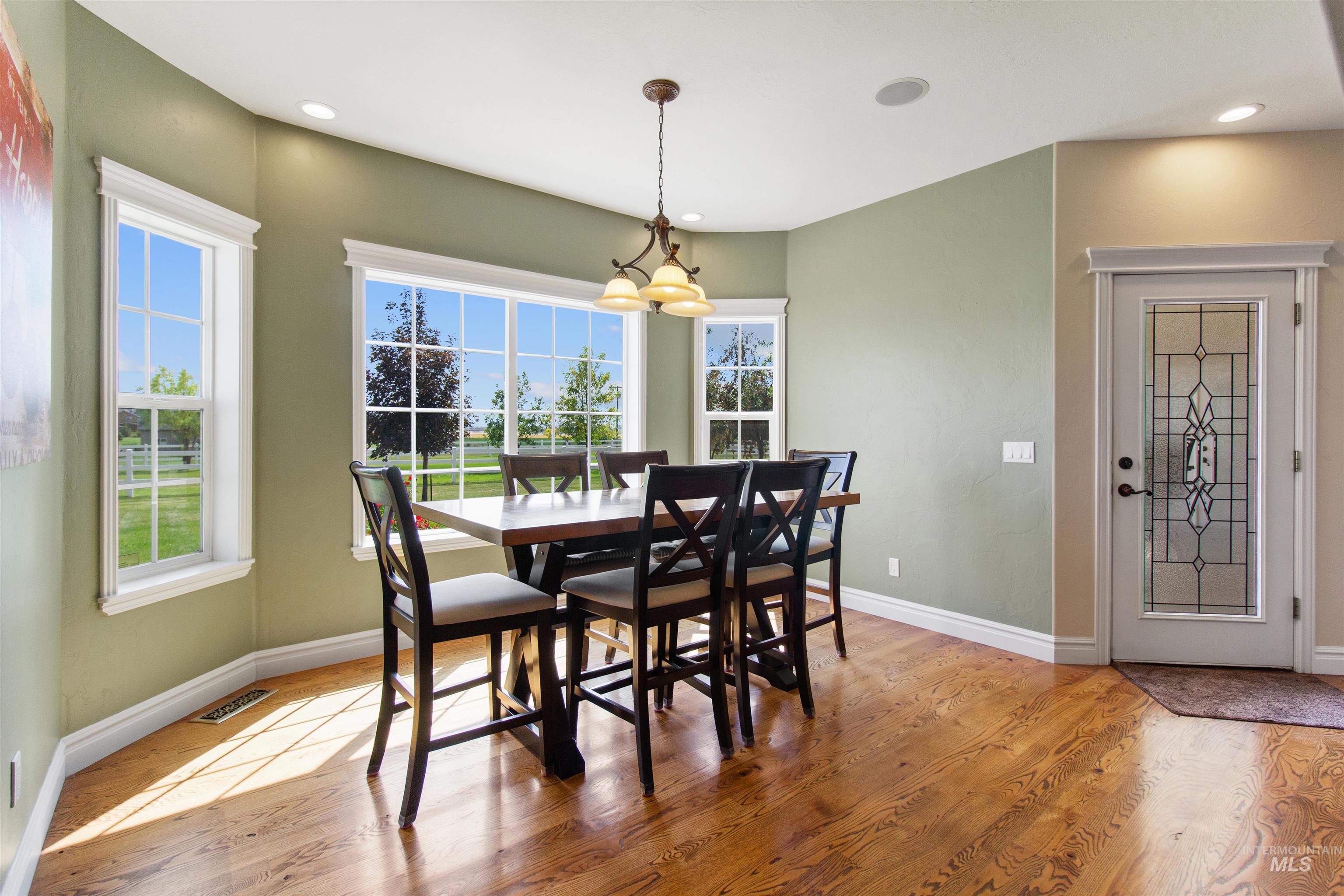 3703 E 3793 N, Kimberly, Idaho 83341-5168, 4 Bedrooms, 3.5 Bathrooms, Residential For Sale, Price $790,000,MLS 98951907