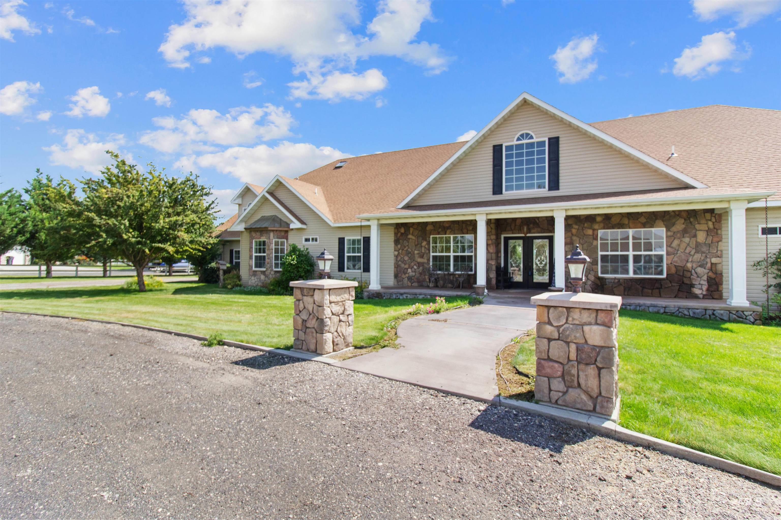 3703 E 3793 N, Kimberly, Idaho 83341-5168, 4 Bedrooms, 3.5 Bathrooms, Residential For Sale, Price $790,000,MLS 98951907