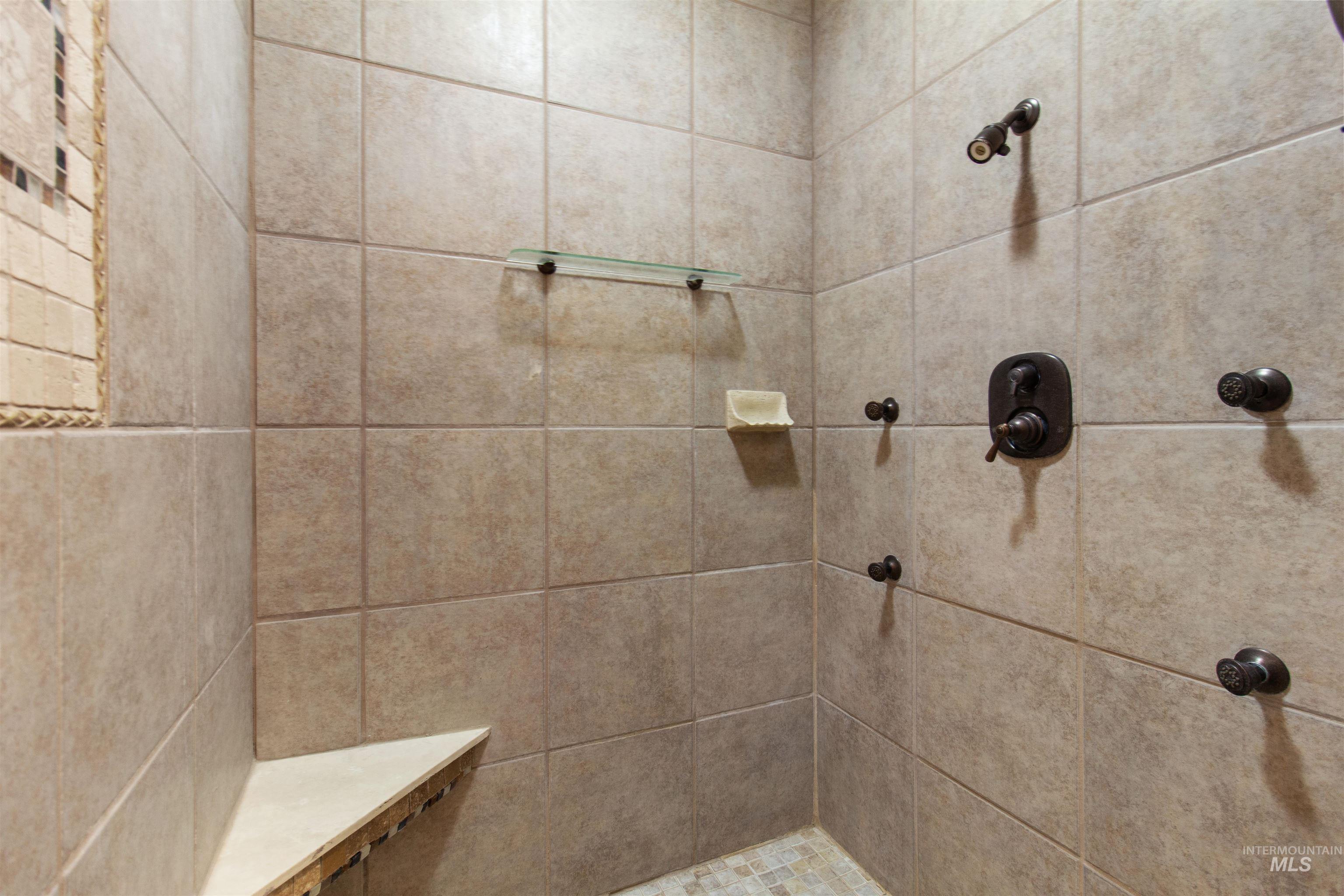 3703 E 3793 N, Kimberly, Idaho 83341-5168, 4 Bedrooms, 3.5 Bathrooms, Residential For Sale, Price $790,000,MLS 98951907