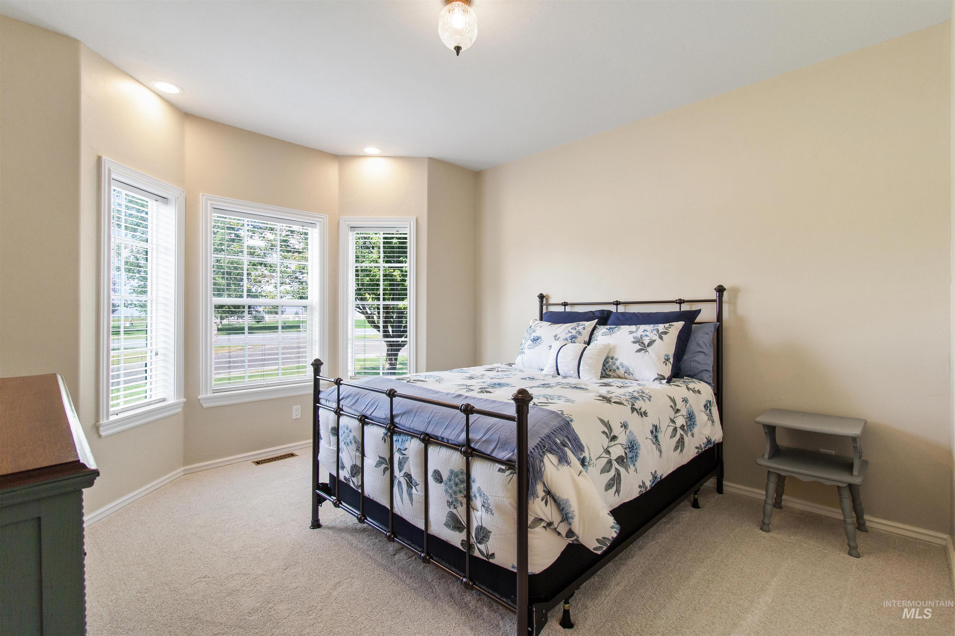 3703 E 3793 N, Kimberly, Idaho 83341-5168, 4 Bedrooms, 3.5 Bathrooms, Residential For Sale, Price $790,000,MLS 98951907