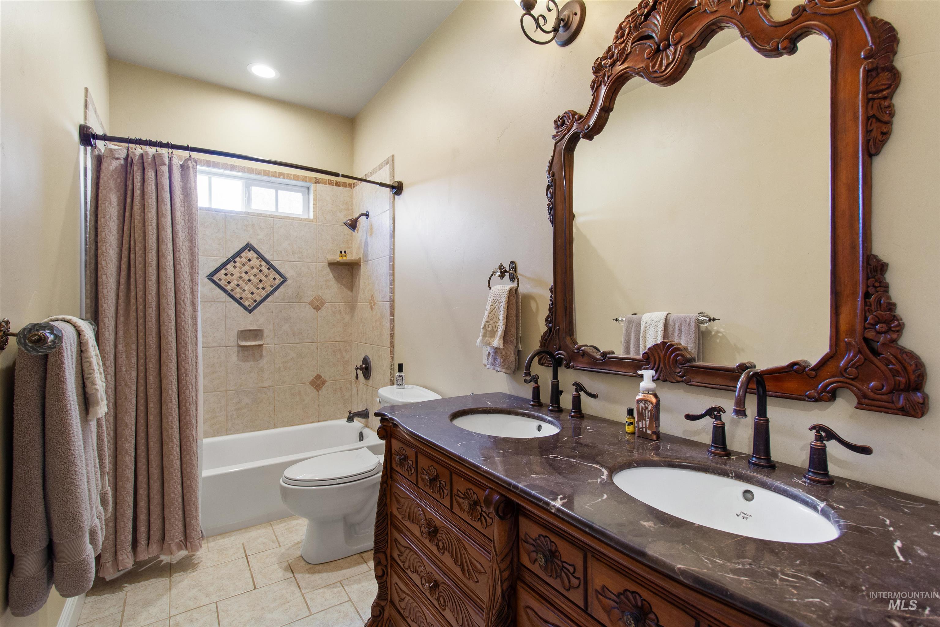 3703 E 3793 N, Kimberly, Idaho 83341-5168, 4 Bedrooms, 3.5 Bathrooms, Residential For Sale, Price $790,000,MLS 98951907