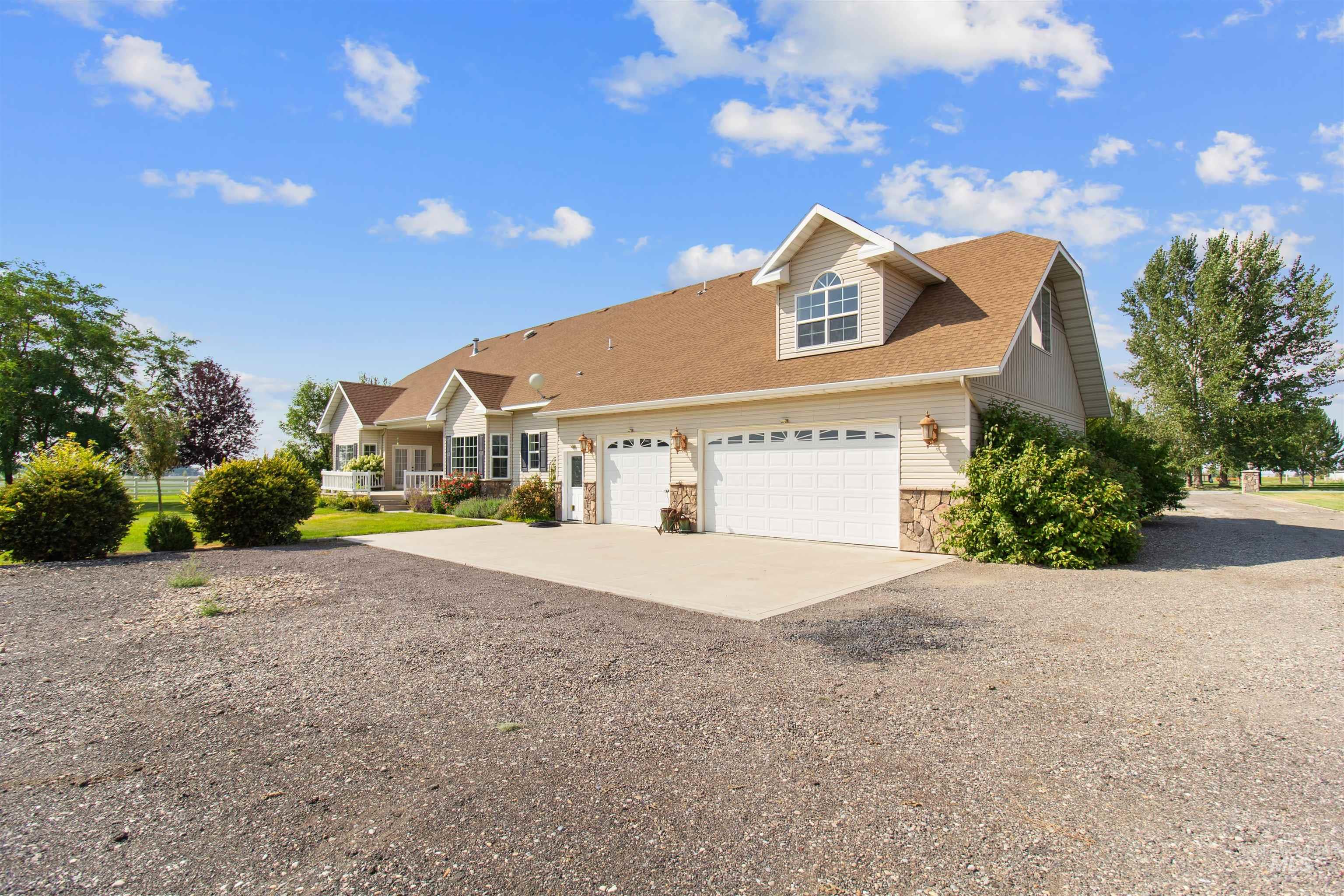 3703 E 3793 N, Kimberly, Idaho 83341-5168, 4 Bedrooms, 3.5 Bathrooms, Residential For Sale, Price $790,000,MLS 98951907