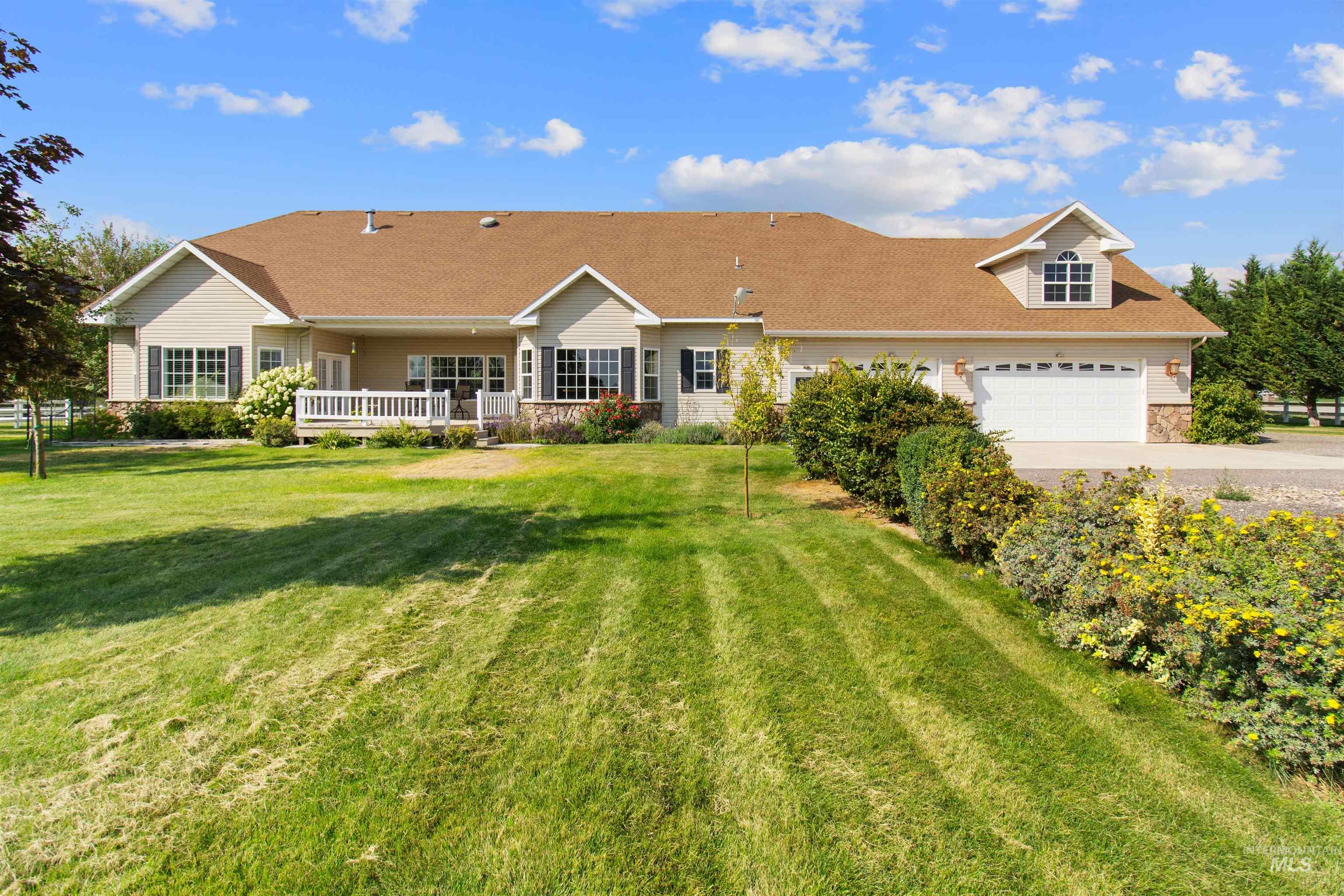 3703 E 3793 N, Kimberly, Idaho 83341-5168, 4 Bedrooms, 3.5 Bathrooms, Residential For Sale, Price $790,000,MLS 98951907