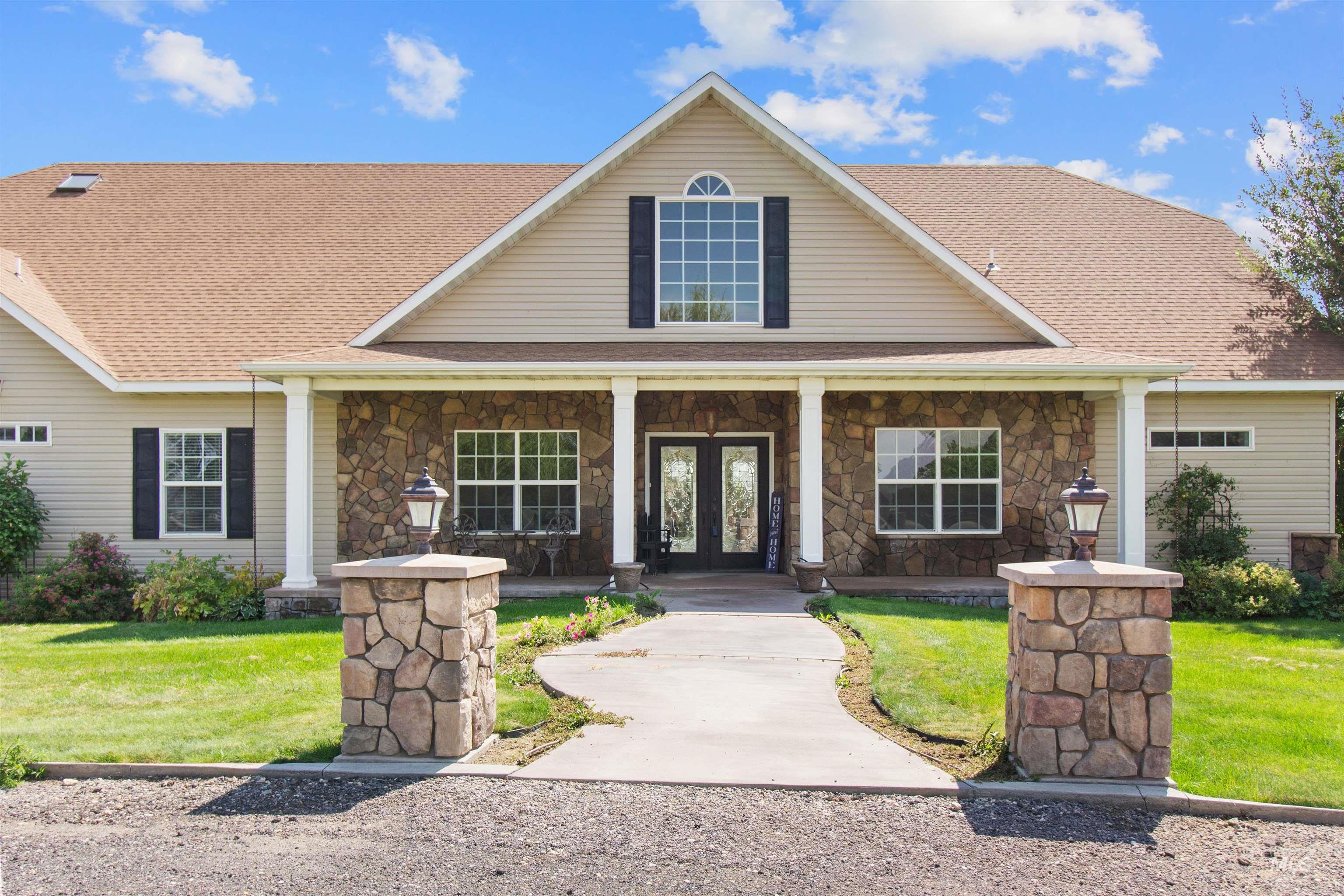 3703 E 3793 N, Kimberly, Idaho 83341-5168, 4 Bedrooms, 3.5 Bathrooms, Residential For Sale, Price $790,000,MLS 98951907