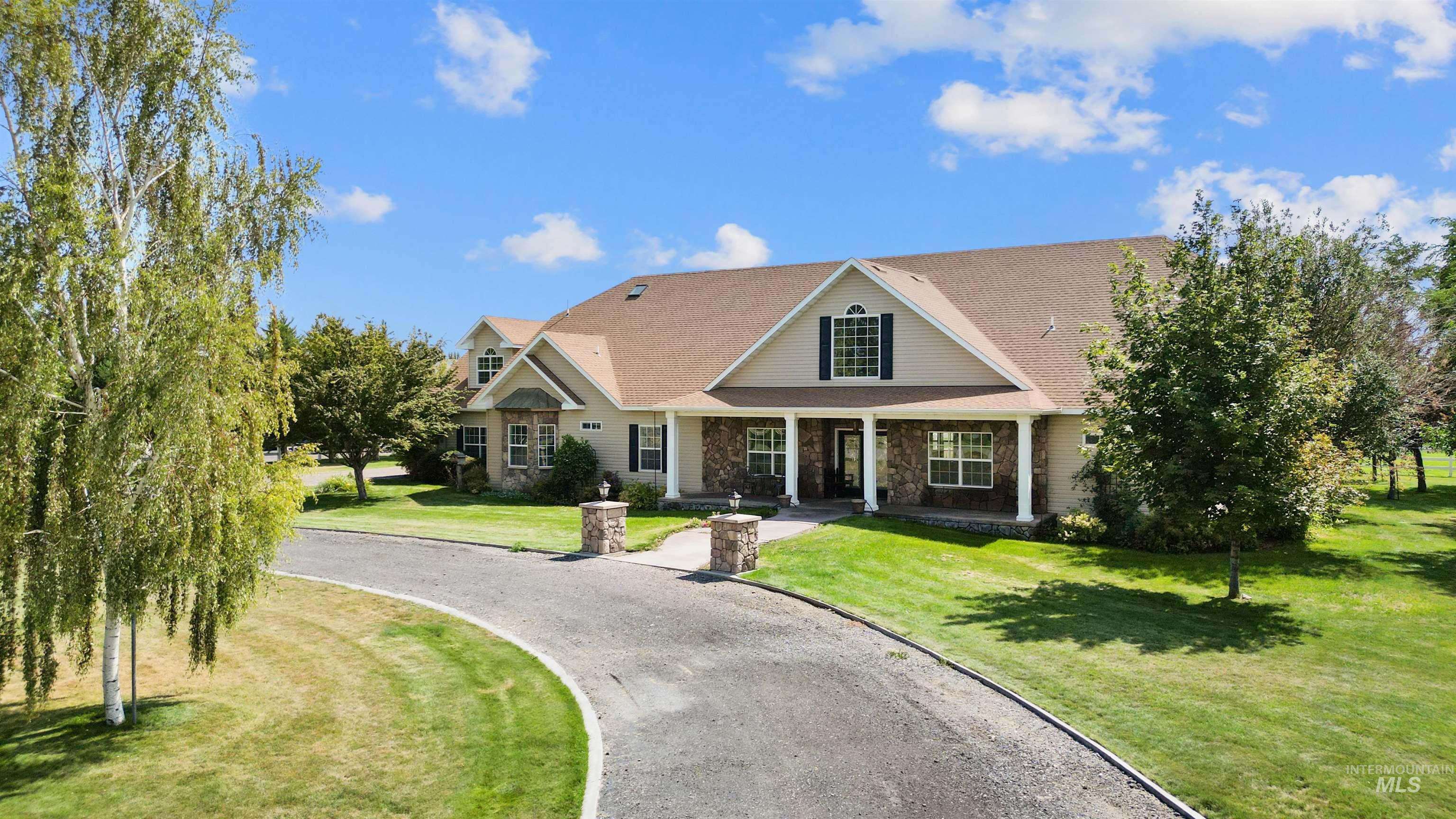 3703 E 3793 N, Kimberly, Idaho 83341-5168, 4 Bedrooms, 3.5 Bathrooms, Residential For Sale, Price $790,000,MLS 98951907