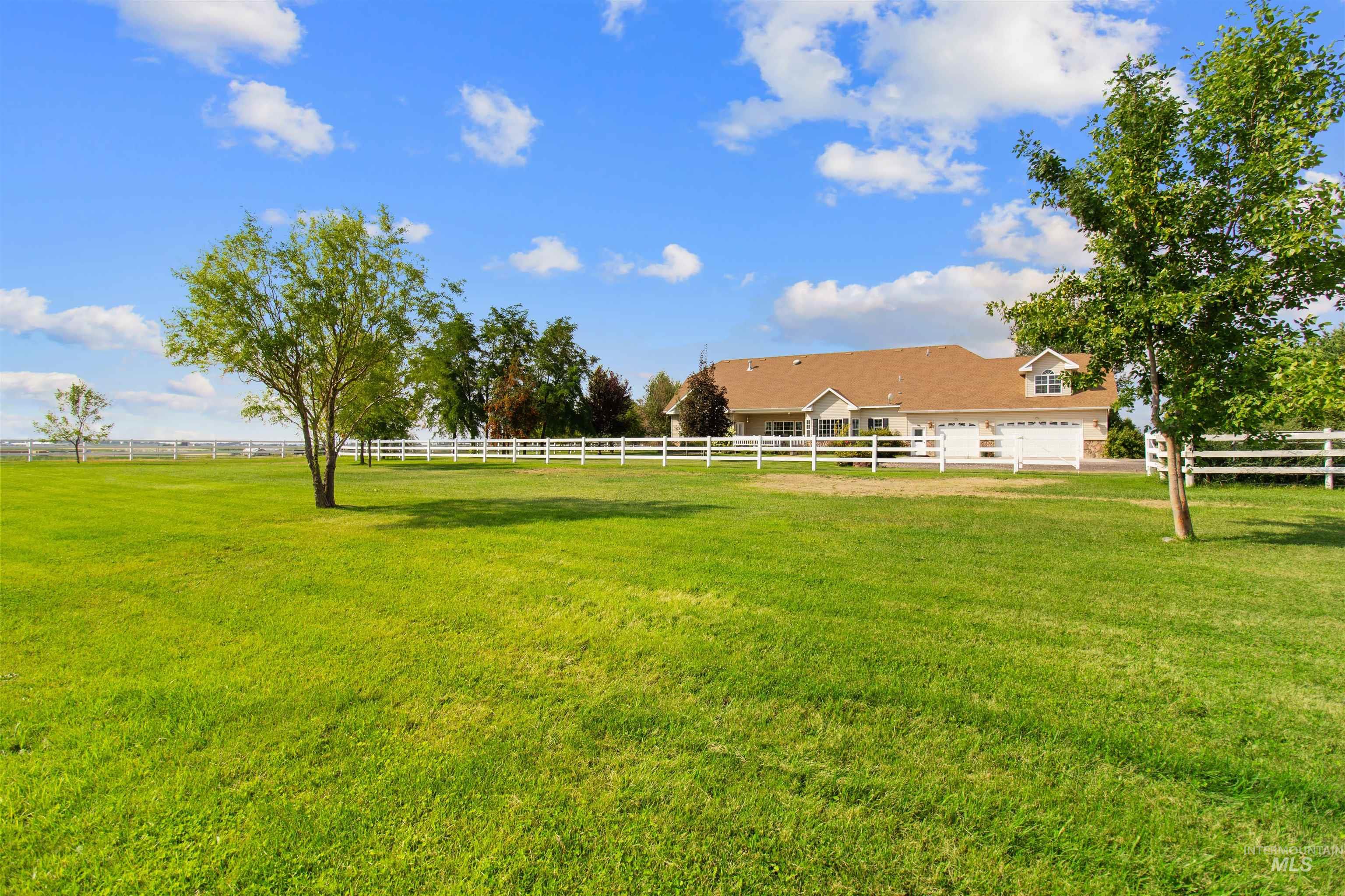 3703 E 3793 N, Kimberly, Idaho 83341-5168, 4 Bedrooms, 3.5 Bathrooms, Residential For Sale, Price $790,000,MLS 98951907