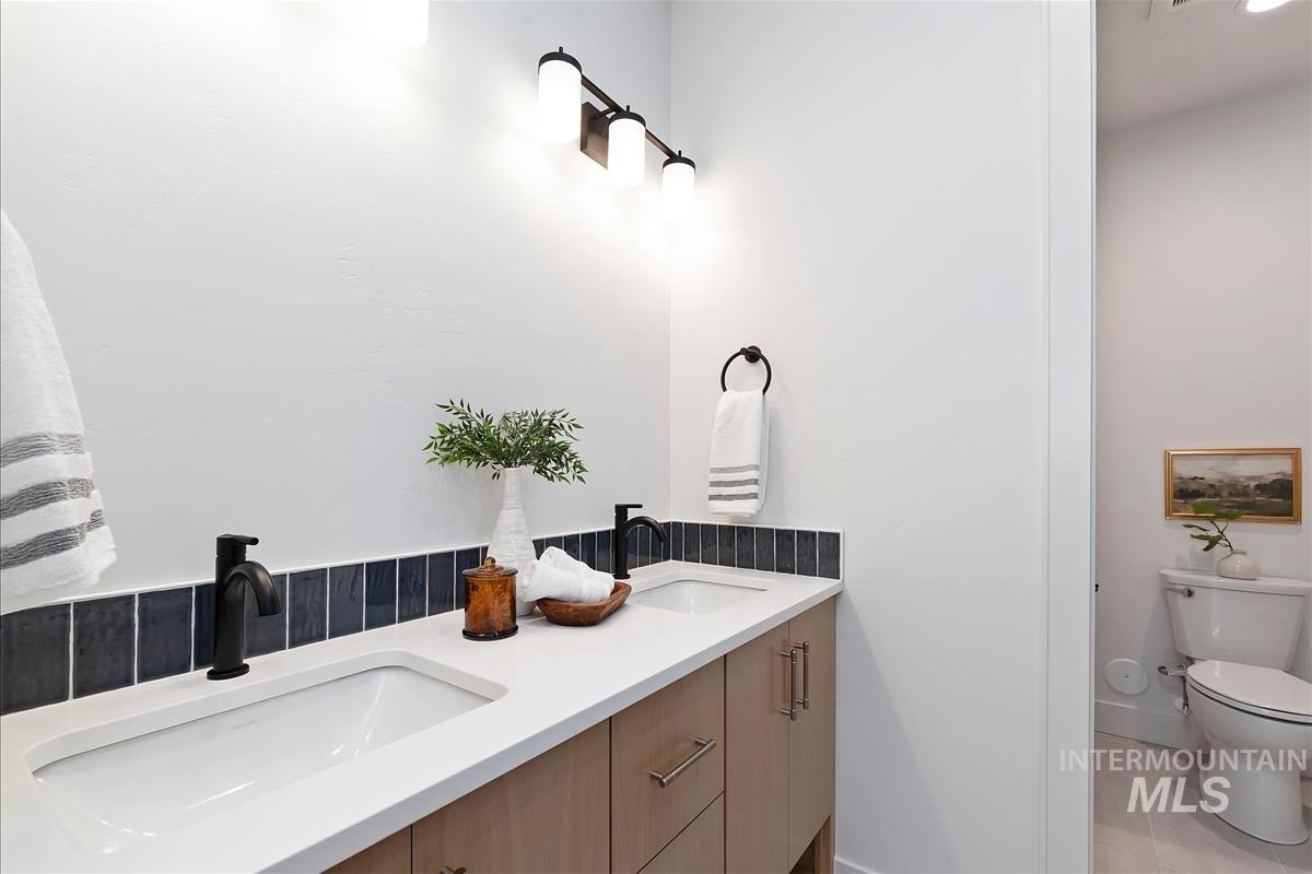 10889 W Cruden Bay Ln, Kuna, Idaho 83634, 3 Bedrooms, 2.5 Bathrooms, Residential For Sale, Price $1,185,000,MLS 98951912