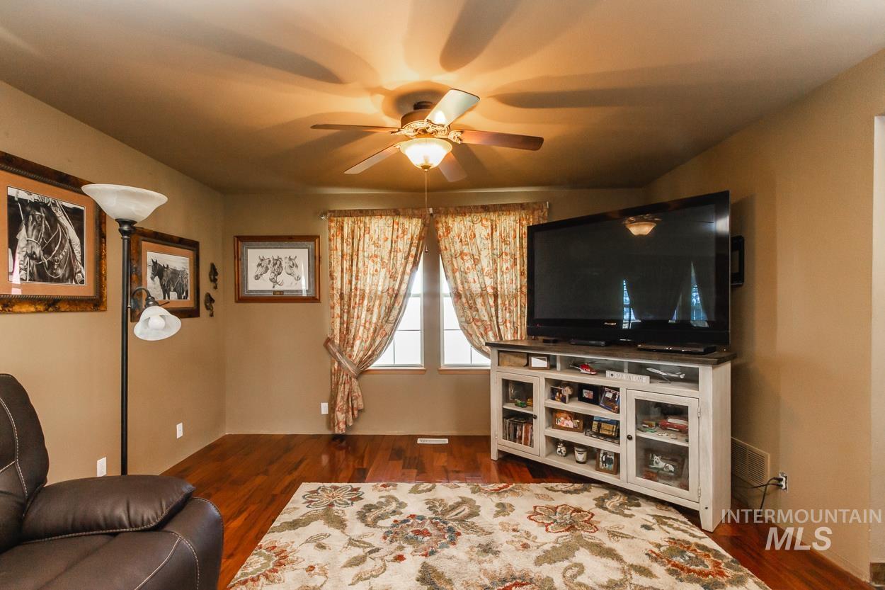 16973 S Vista Ave, Kuna, Idaho 83634, 3 Bedrooms, 2.5 Bathrooms, Farm & Ranch For Sale, Price $3,749,000,MLS 98951985