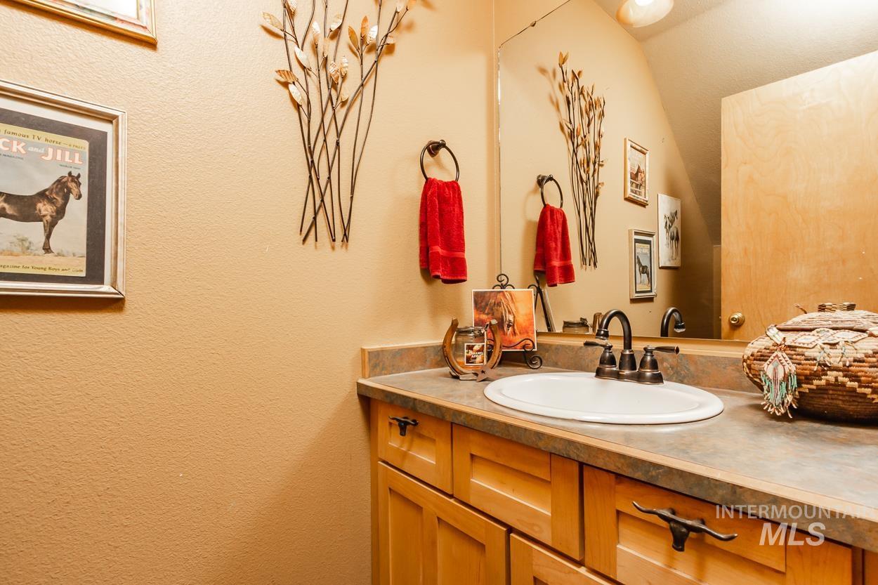 16973 S Vista Ave, Kuna, Idaho 83634, 3 Bedrooms, 2.5 Bathrooms, Farm & Ranch For Sale, Price $3,749,000,MLS 98951985