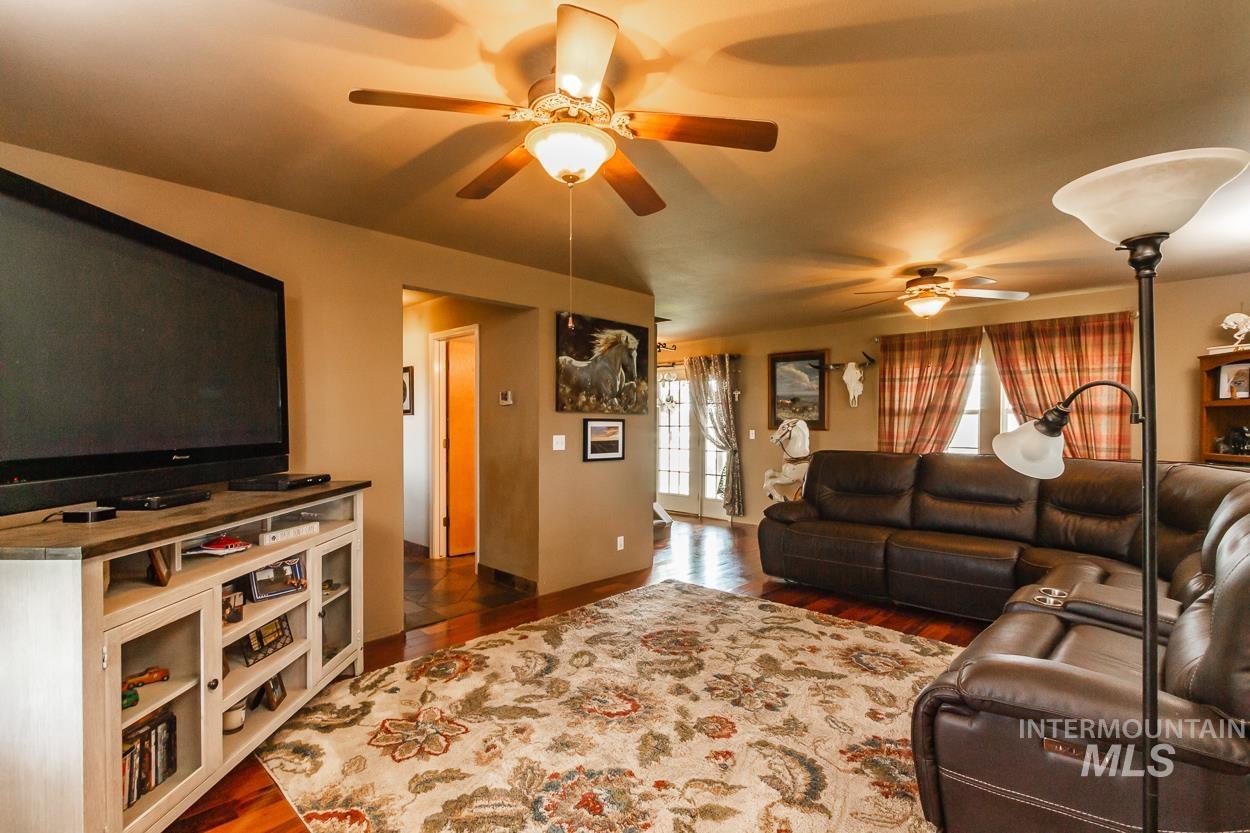 16973 S Vista Ave, Kuna, Idaho 83634, 3 Bedrooms, 2.5 Bathrooms, Farm & Ranch For Sale, Price $3,749,000,MLS 98951985