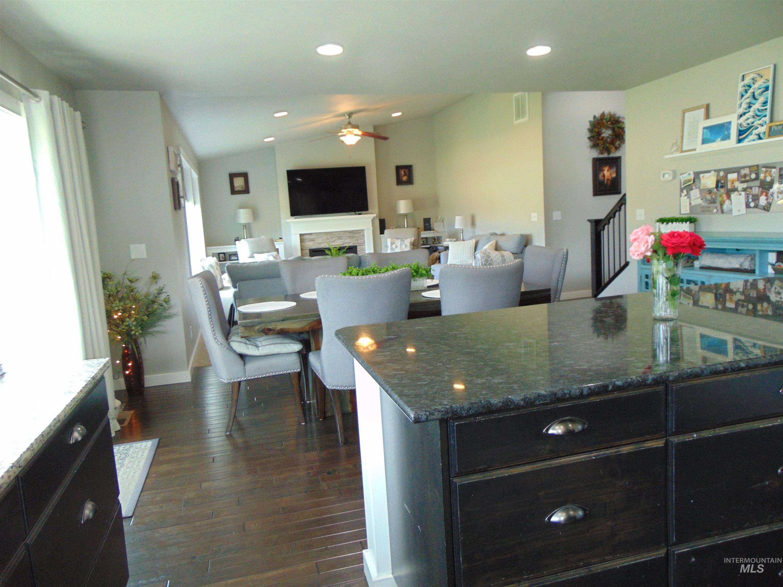 983 South Street, Vale, Oregon 97918, 4 Bedrooms, 2.5 Bathrooms, Residential For Sale, Price $535,000,MLS 98952001